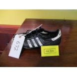 Cobi Jones single autographed shoe ***Note from Auctioneer*** All items will come with an official