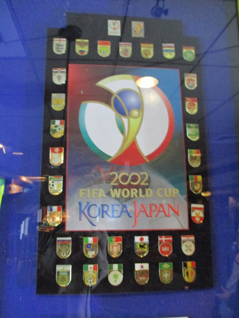 Brazil National team shirt, flag, team and individual photos signed by members of the 2002 World Cup - Image 5 of 8