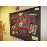 Newcastle United Away jersey signed by Les Ferdinand circa 1995, 49in w x 37in hgt ***Note from