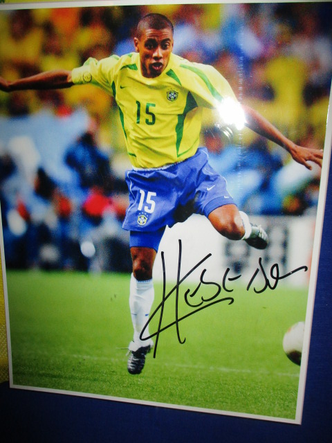 Brazil National team shirt, flag, team and individual photos signed by members of the 2002 World Cup - Image 4 of 8