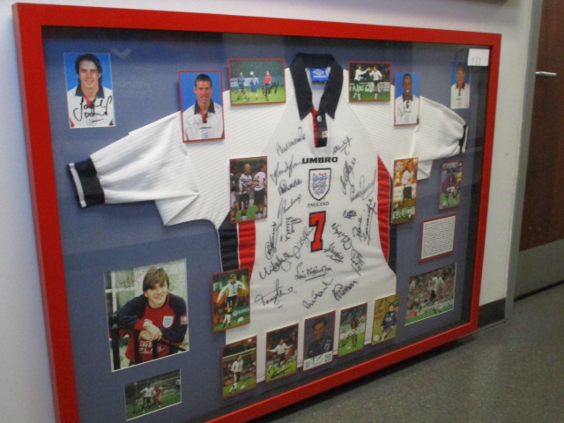 David Beckham's No. 7 - England vs Italy shirt (1997- World Cup Qualifier - Rome) , (50-1/2in w x - Image 2 of 3