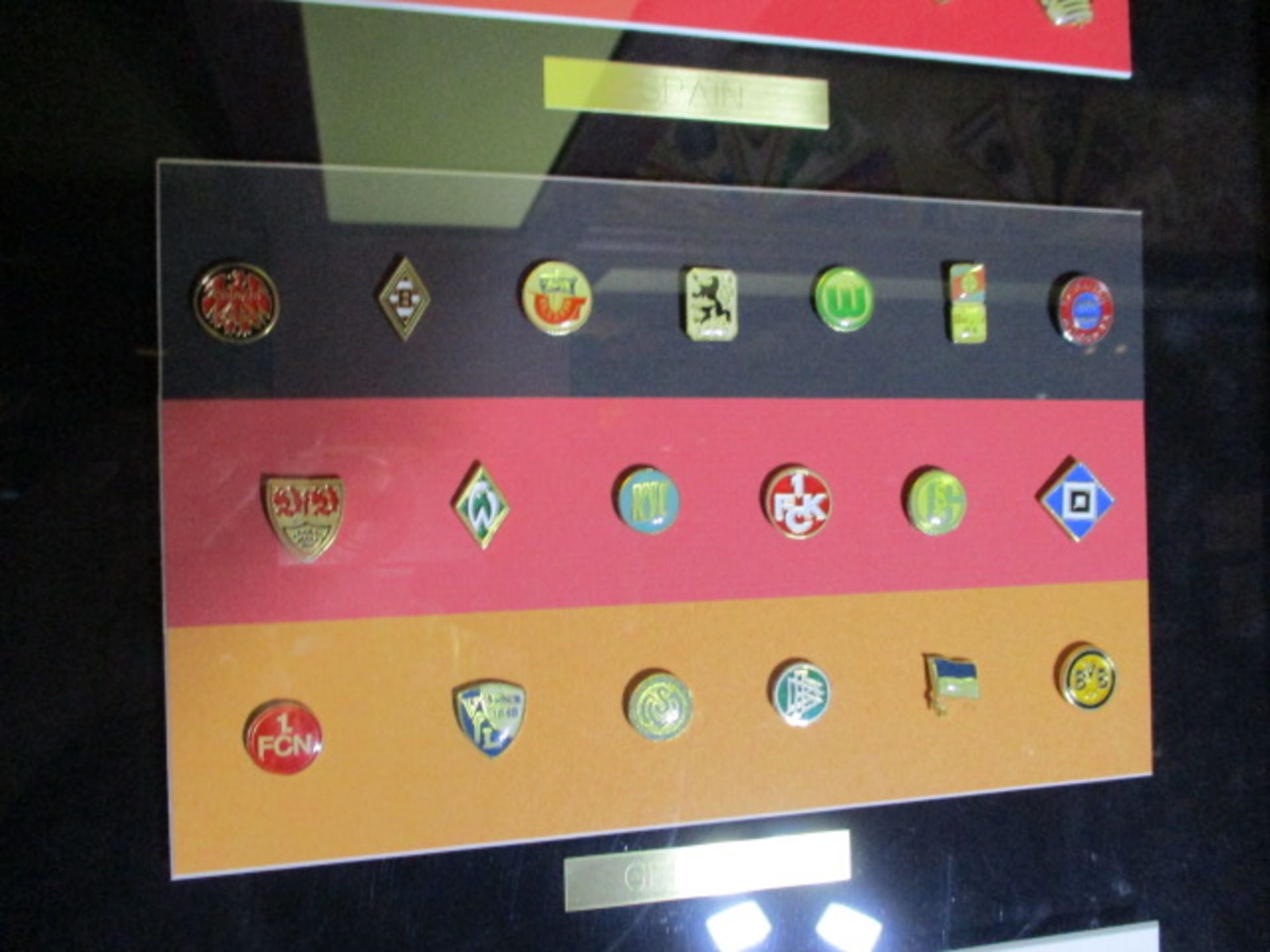 1990s First Division Team pins display, Italy, England, Holland, Germany, Spain, 16in w x 45in - Image 5 of 7