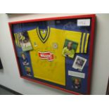 Leicester City signed away jersey 1998/99 team - 15 signatures, 41in w x 33in hgt ***Note from