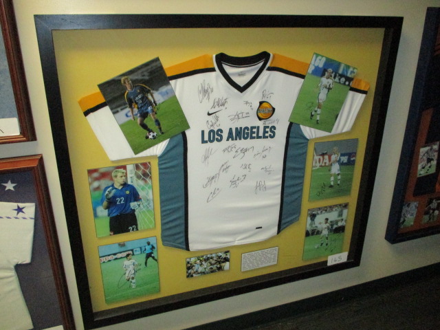 LA Galaxy signed jersey (18 signatures) and signed individual photos of team that won 2002 MLS Cup - Image 2 of 3