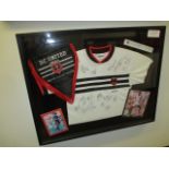 DC United signed jersey - 14 signatures with pennant 1998 team, 41in w 33in hgt ***Note from