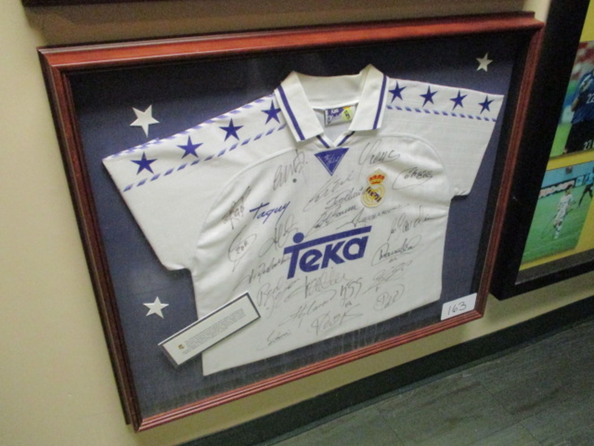 Official Real Madrid shirt (No.4 Roberto Carlos on back) has been signed by members of the 1997/98 - Image 2 of 3