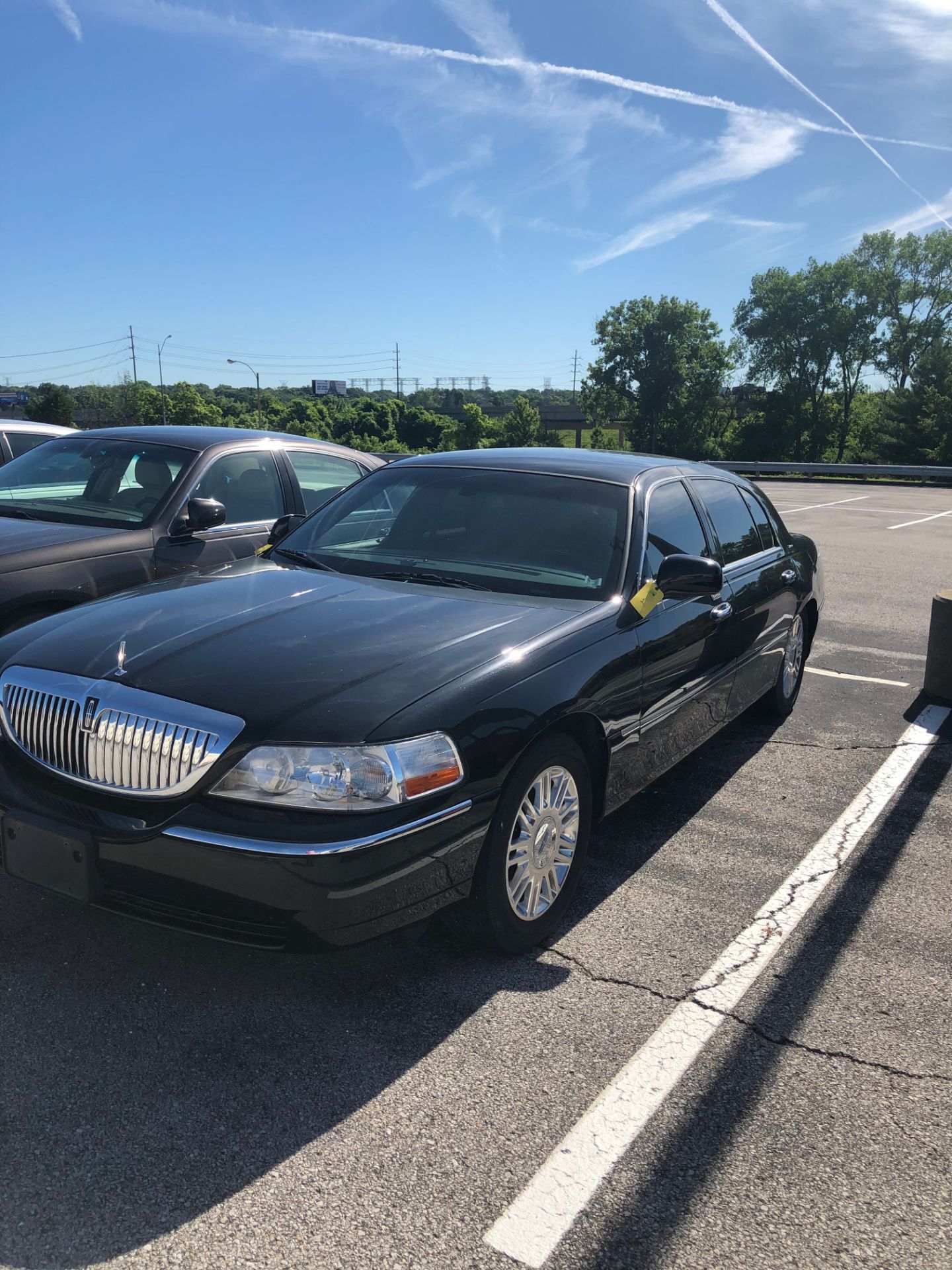 Lincoln Signature LTown Car, Miles = 64,480, Year 2011, Vin #2LNBL8FV3BX764684 - Image 6 of 6