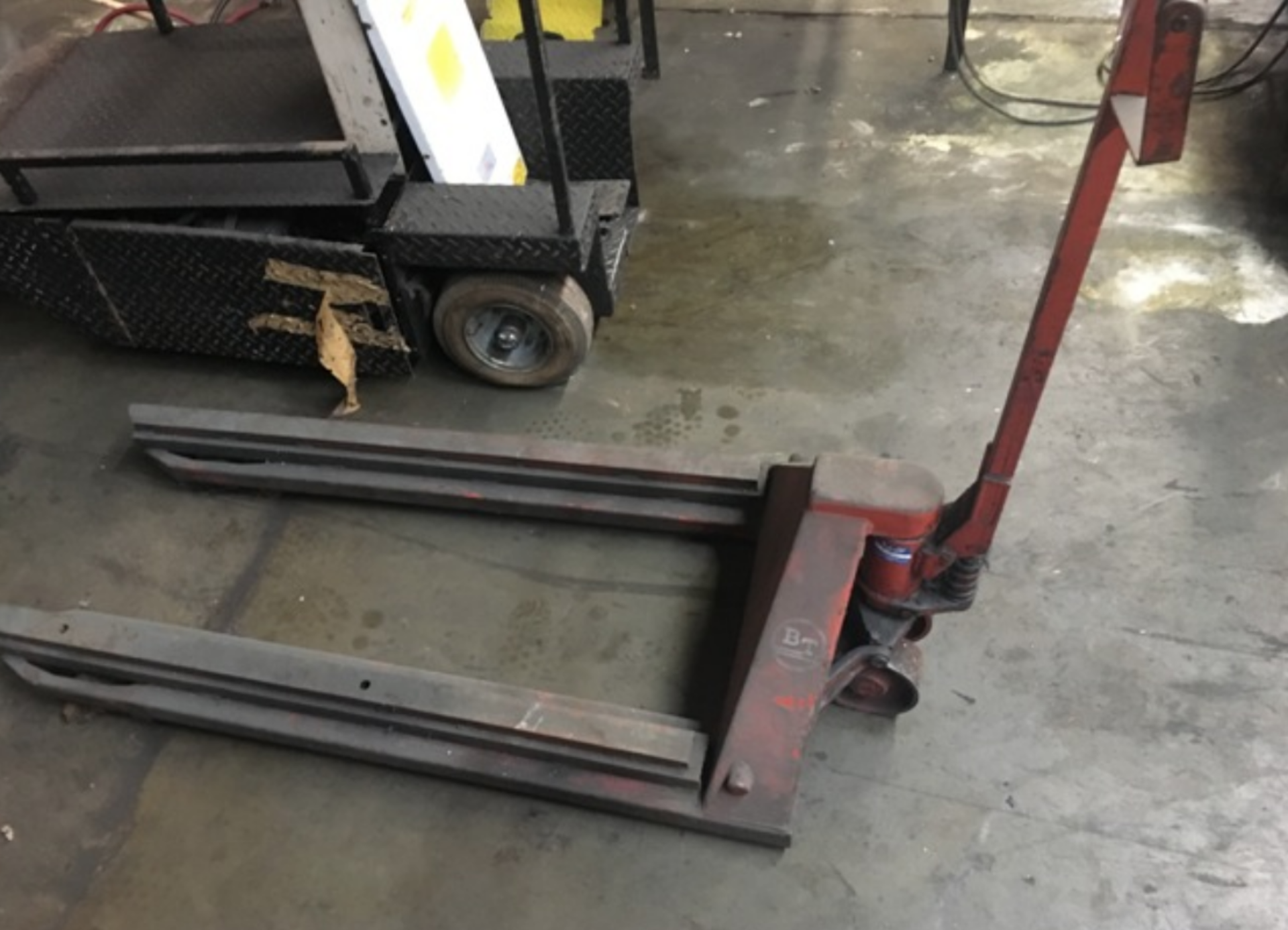 Pallet Jack, Rigging Fee For This Item Is $5