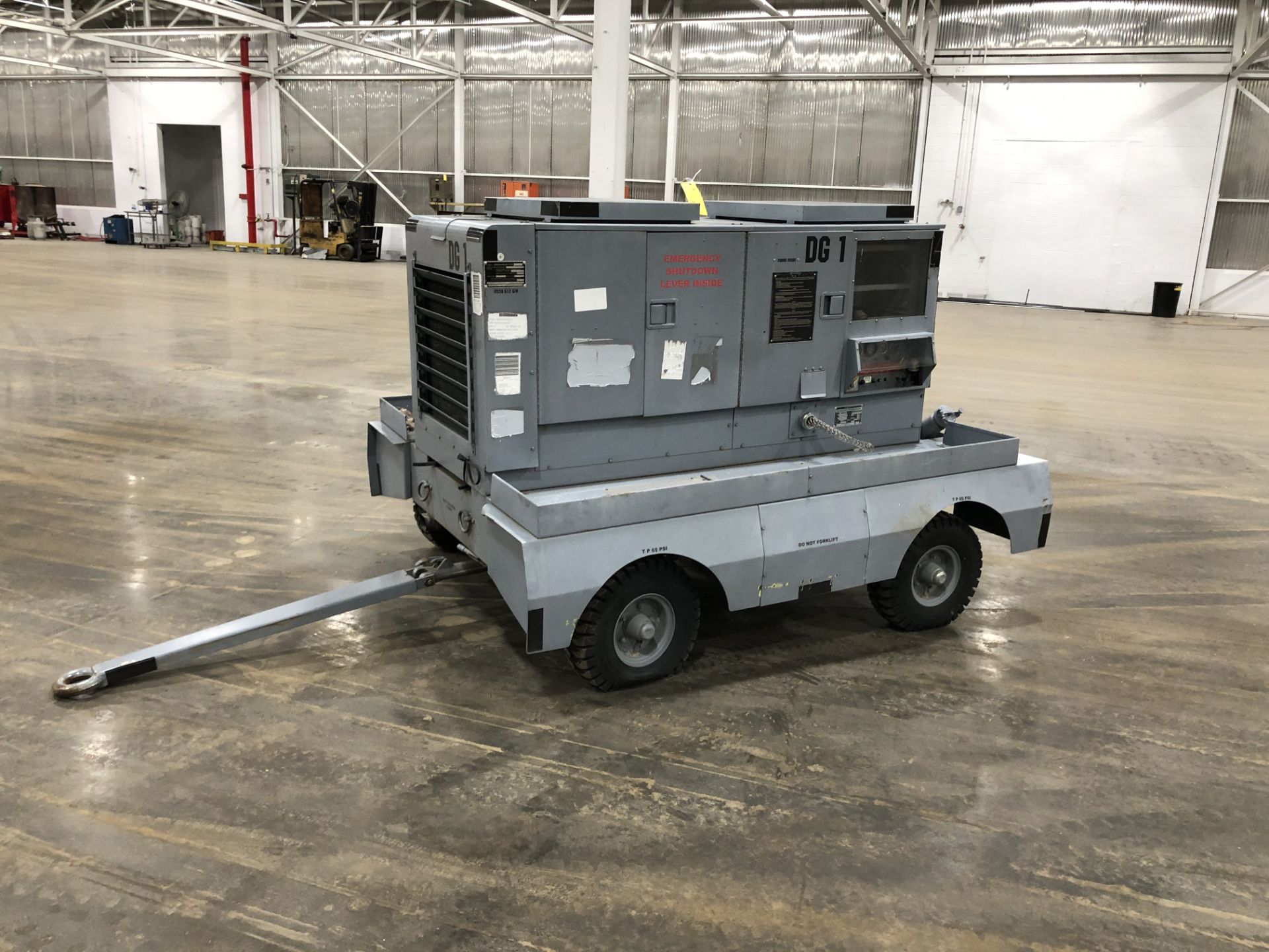 U.S. Air Force Diesel Generator on Wheels, 72 KW, 400HZ, Generator Set Type A/M32A-86D,