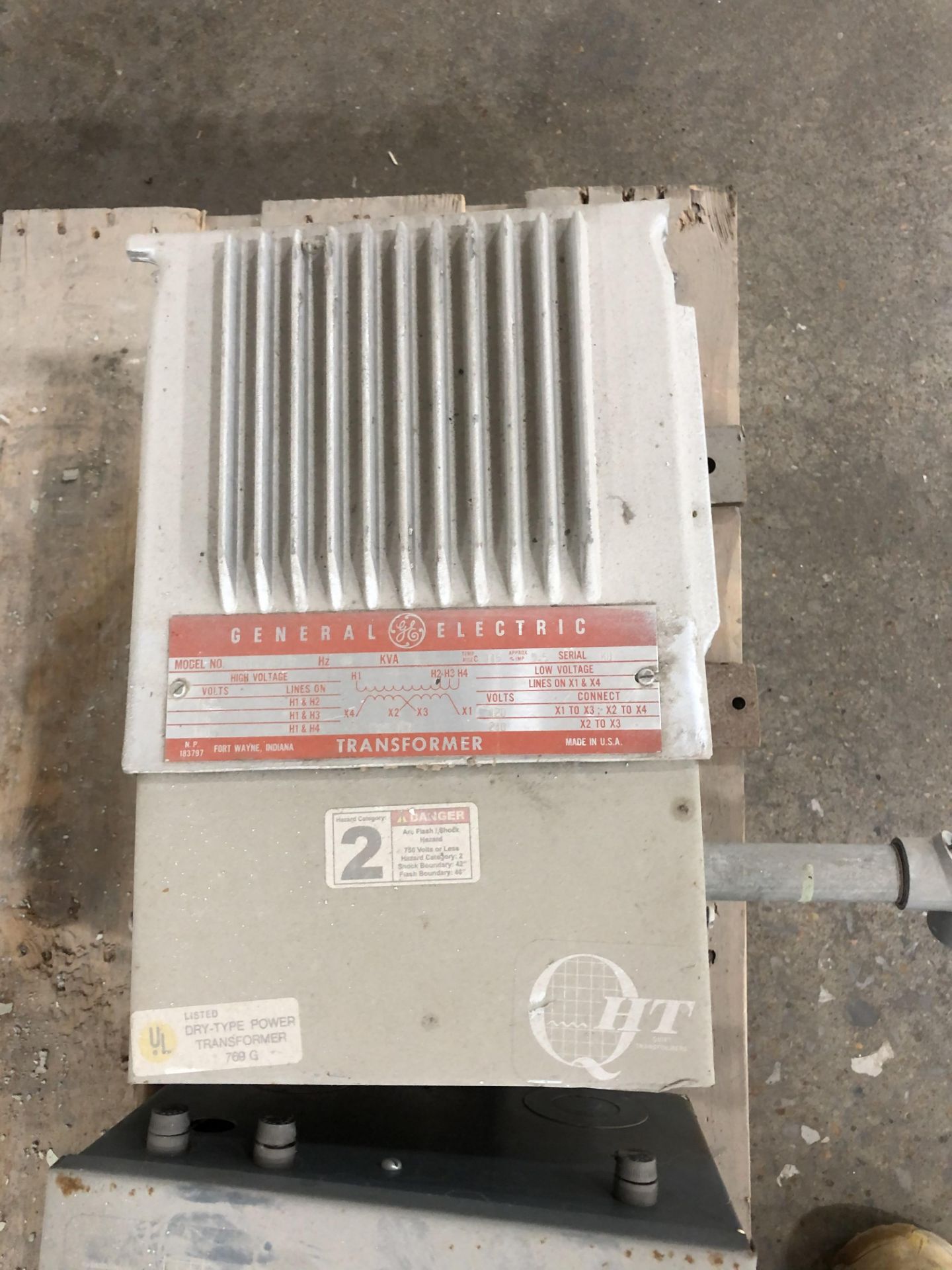 Pallet of Miscellaneous General Electric Transformers, Rigging/ Loading Fee: $25 - Image 3 of 5