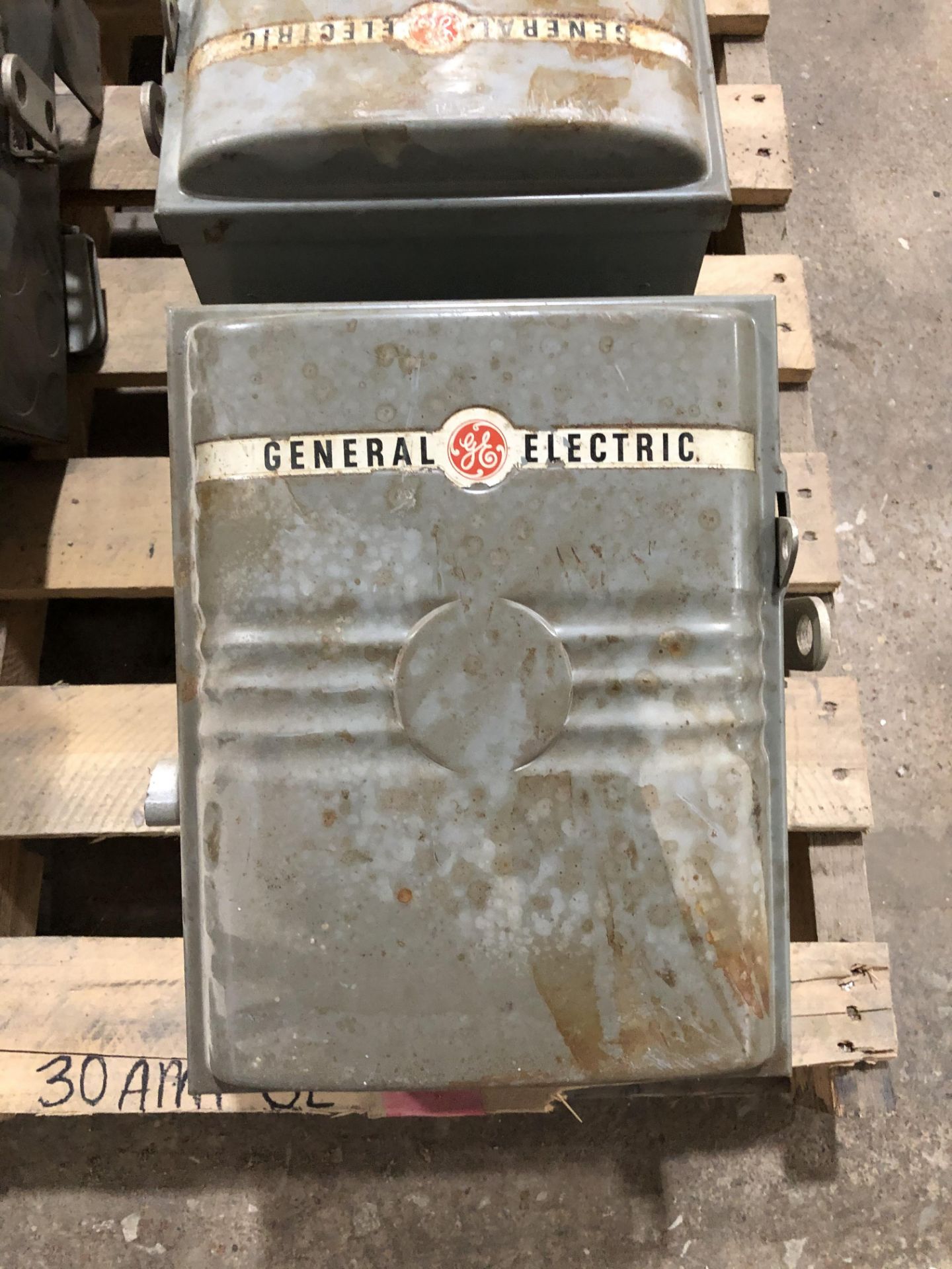 GE tap boxes 600/480/240V/3w/3p, Rigging/ Loading Fee: $25 - Image 3 of 6