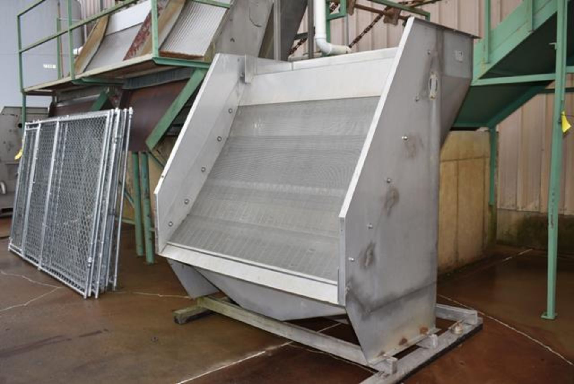 Bauer 72"L x 42"H Hydrasieve, Equipped with Stainless Steel Contacts, Loading Fee: $250