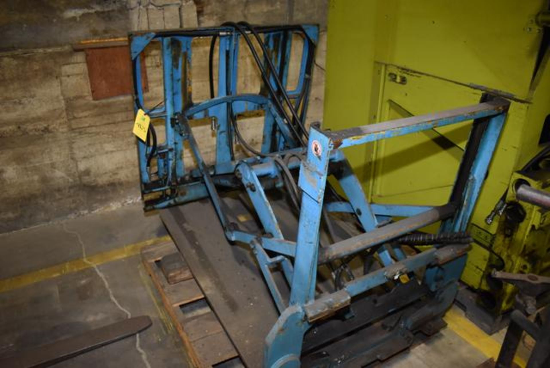 Cascade PPB-30-36657 Fork Lift Attachment - Note: Needs Repair, Loading Fee: $75