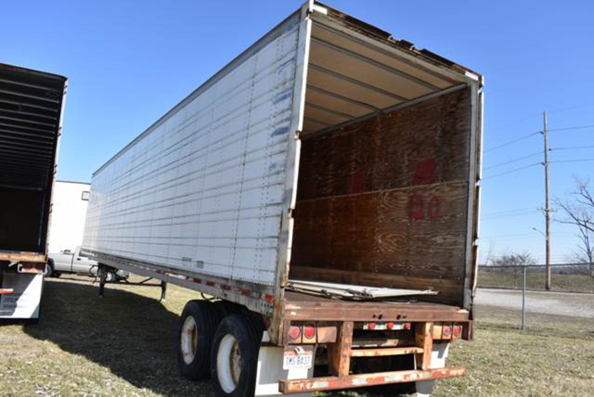 1995 Trailmobile 48' Trailer, Tandem Axle, Swing Doors, SR, VIN #IPT01JAH0S9011909, Loading Fee: $50 - Image 4 of 4