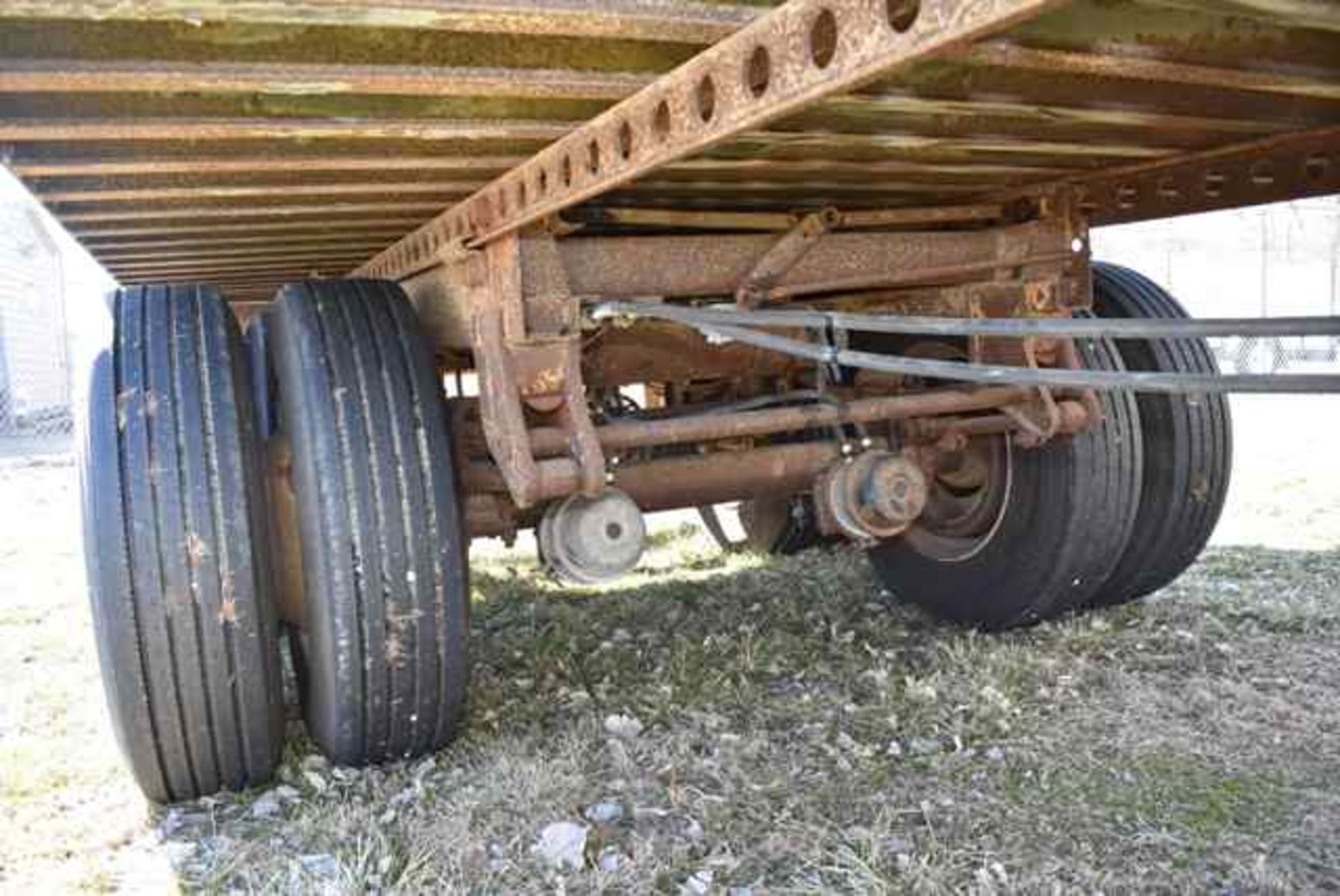 1995 Trailmobile 48' Trailer, Tandem Axle, Swing Doors, SR, VIN #IPT01JAH0S9011909, Loading Fee: $50 - Image 3 of 4