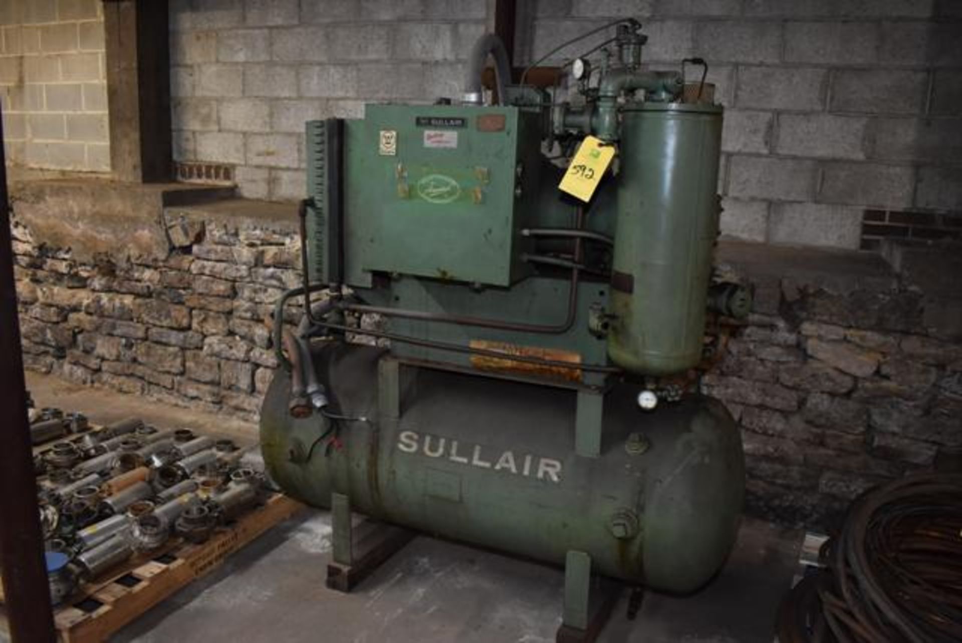 Sullair Model TA-025 BB 121 TG, S/n 212263, Rotary Screw Air Compressor, 25 HP Motor, Loading Fee: $