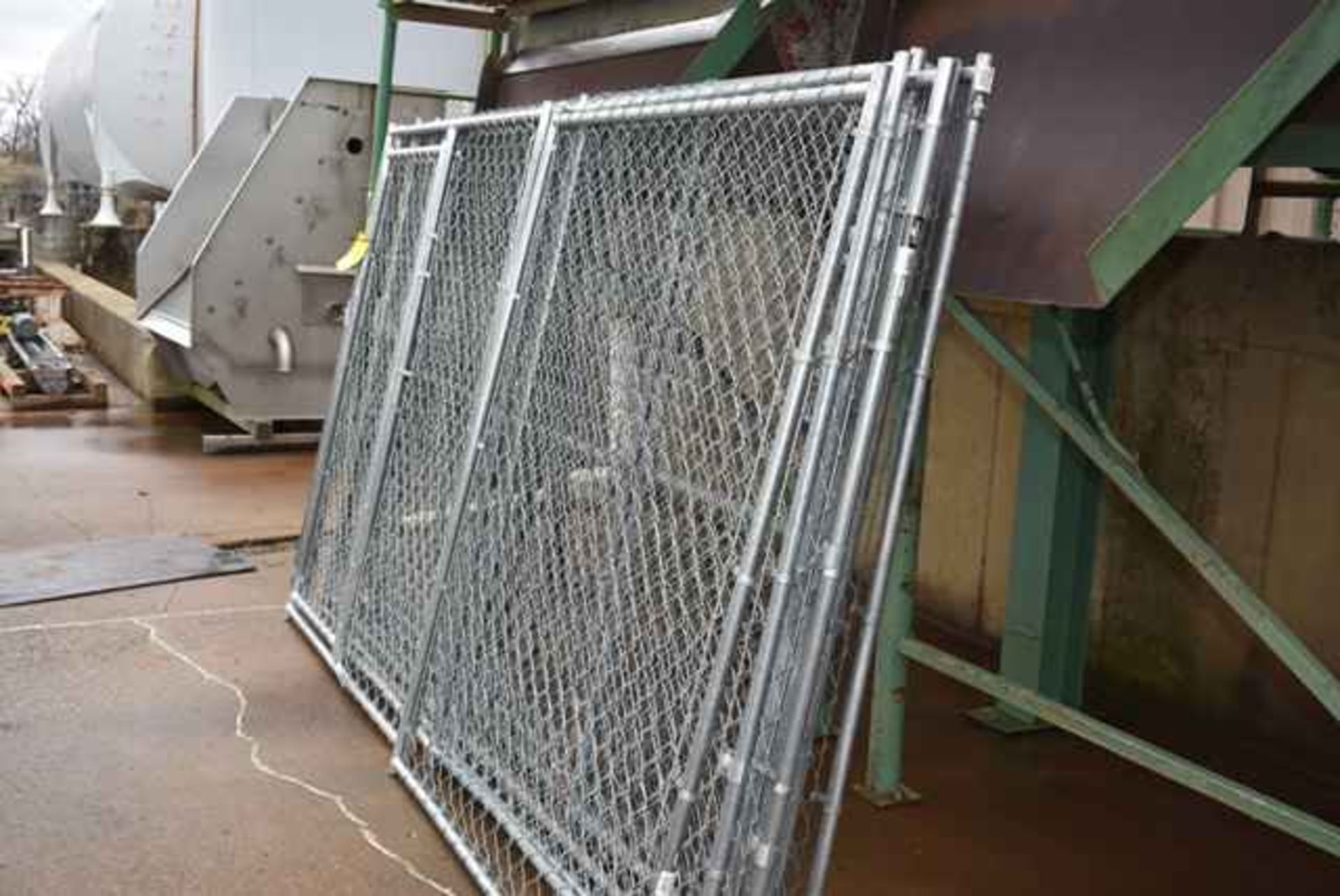 Kennel Panel Chain Link Fence, Item #171-1674, Loading Fee: $100 - Image 4 of 4