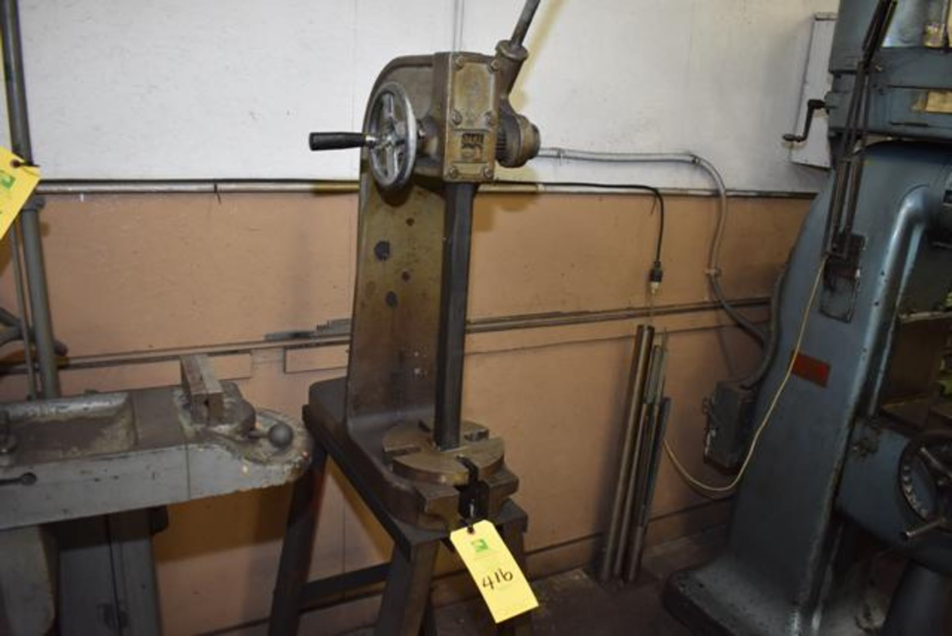 Dake Model #172B Ratchet Type Arbor Press, Loading Fee: $50