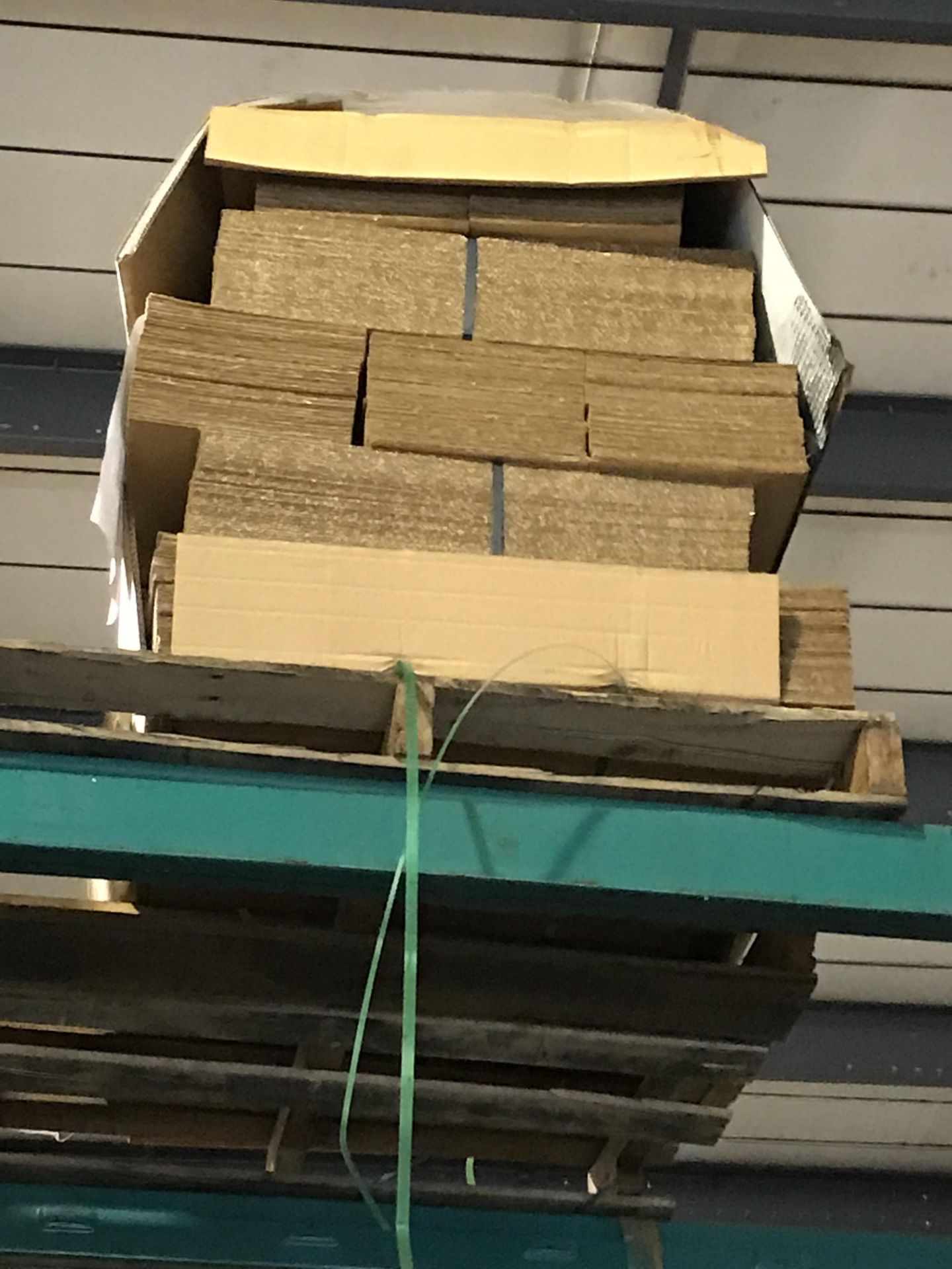 Pallet of Dividers for Bottle Cases, Rigging Price: $40