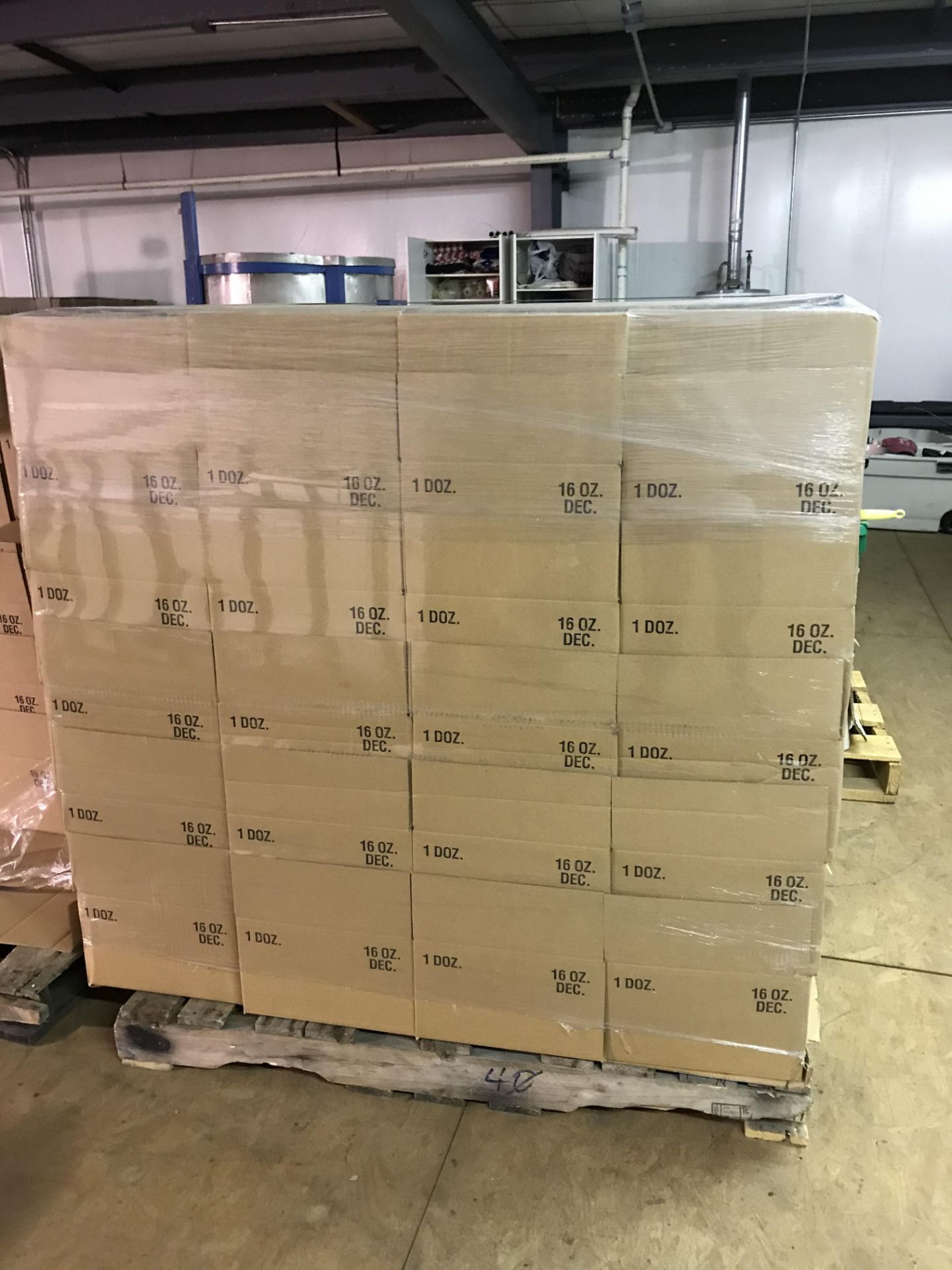 Pallet of 16oz Bottles, Rigging Price: $40