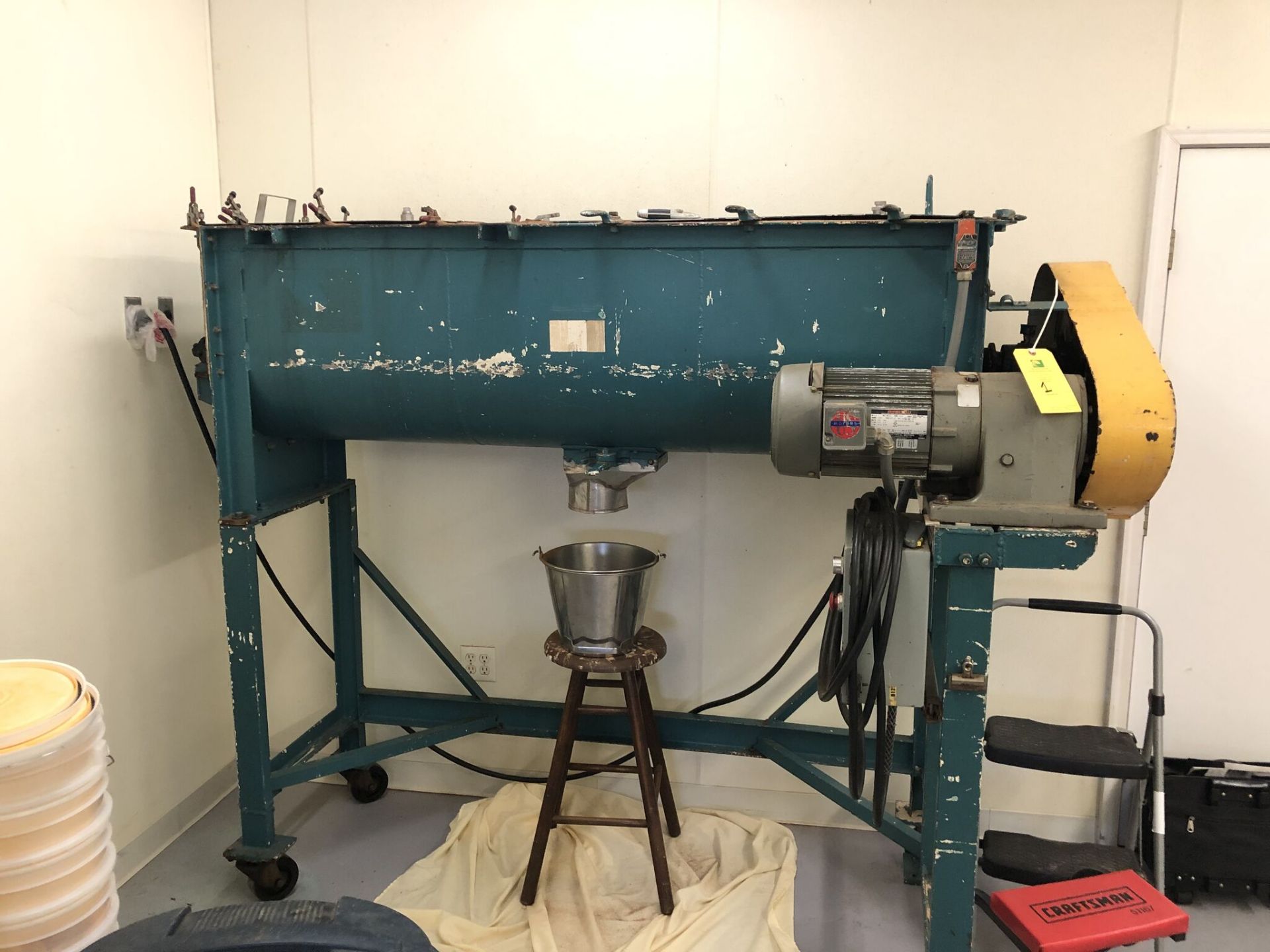 Robinson MFG Auger Mixer, Model #2289, W/ 3HP Motor Attached, Rigging Price: $100 - Image 2 of 4