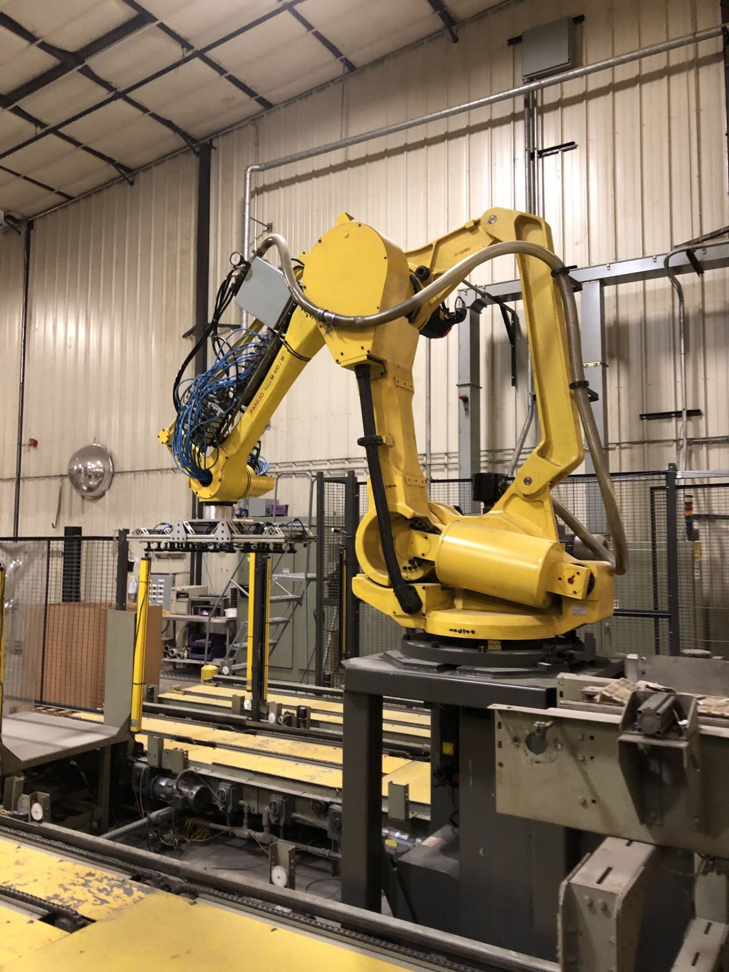 Fanuc Robot M-410 I W, Rigging Price: $1500 - Image 3 of 4