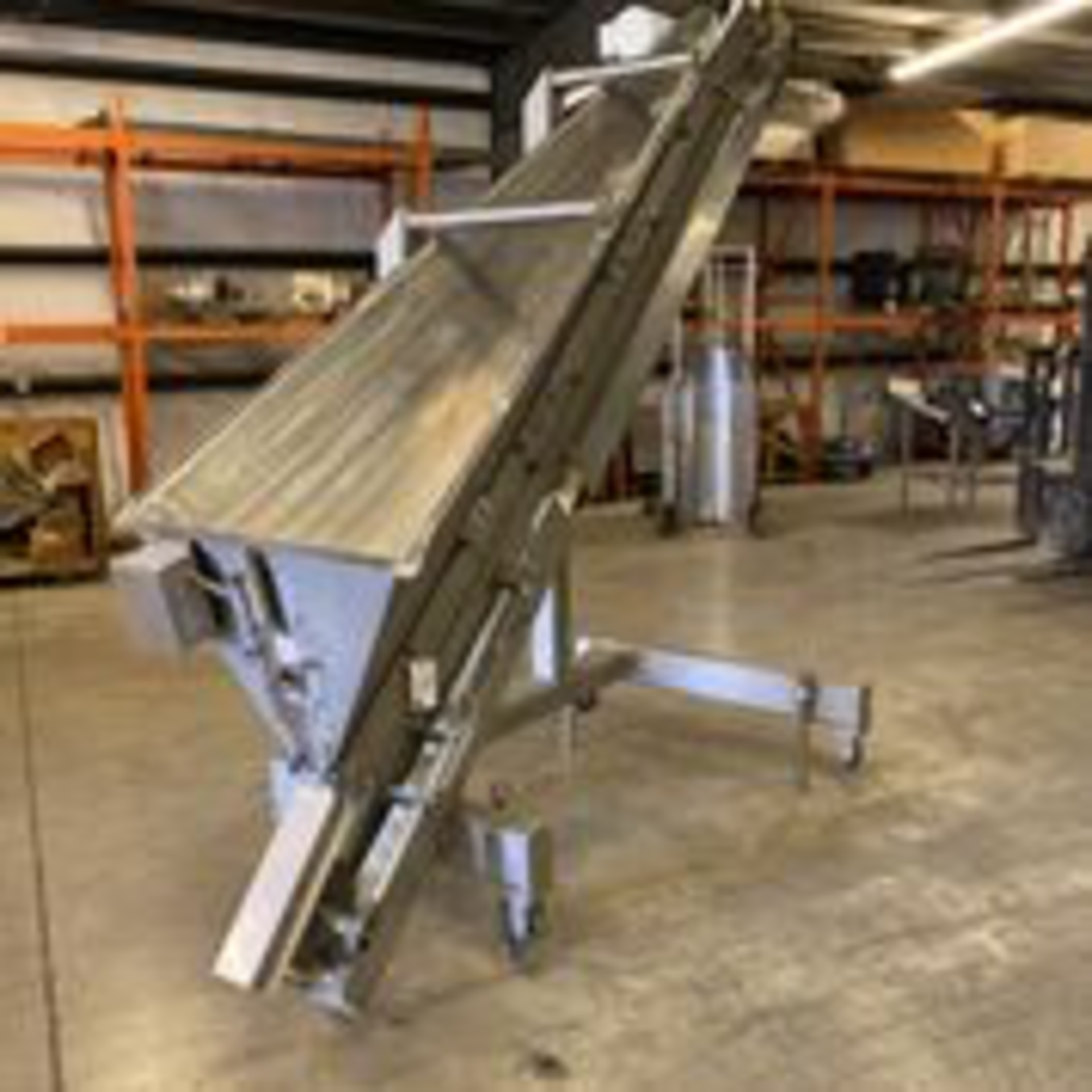 Incline Cleated Belt Conveyor. LOADING FEE $300 - Image 2 of 8