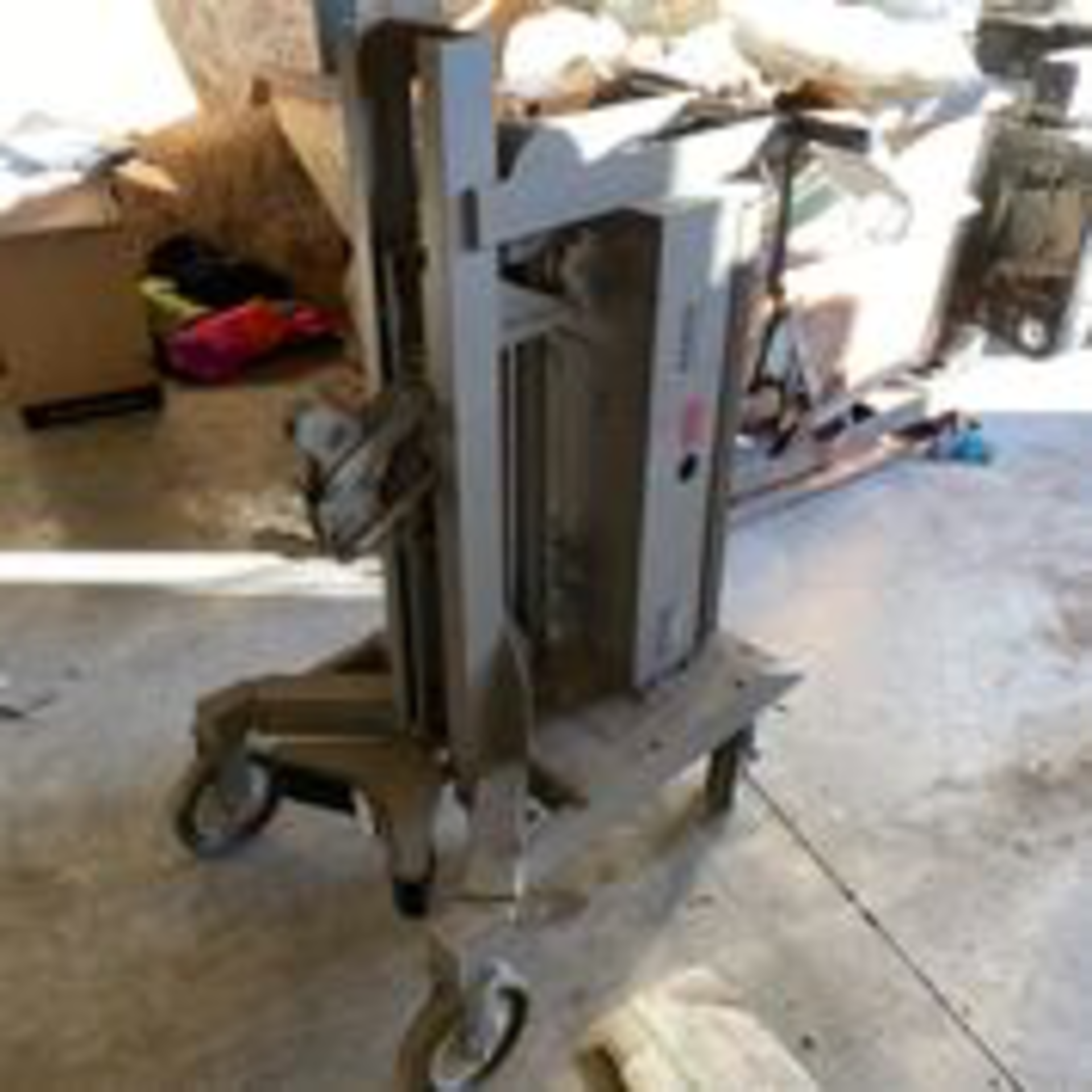 Easy Lift Equipment Model EL650DCSLSPS8 Barrel Lift 650 LB Capacity. LOADING FEE $25 - Image 3 of 5