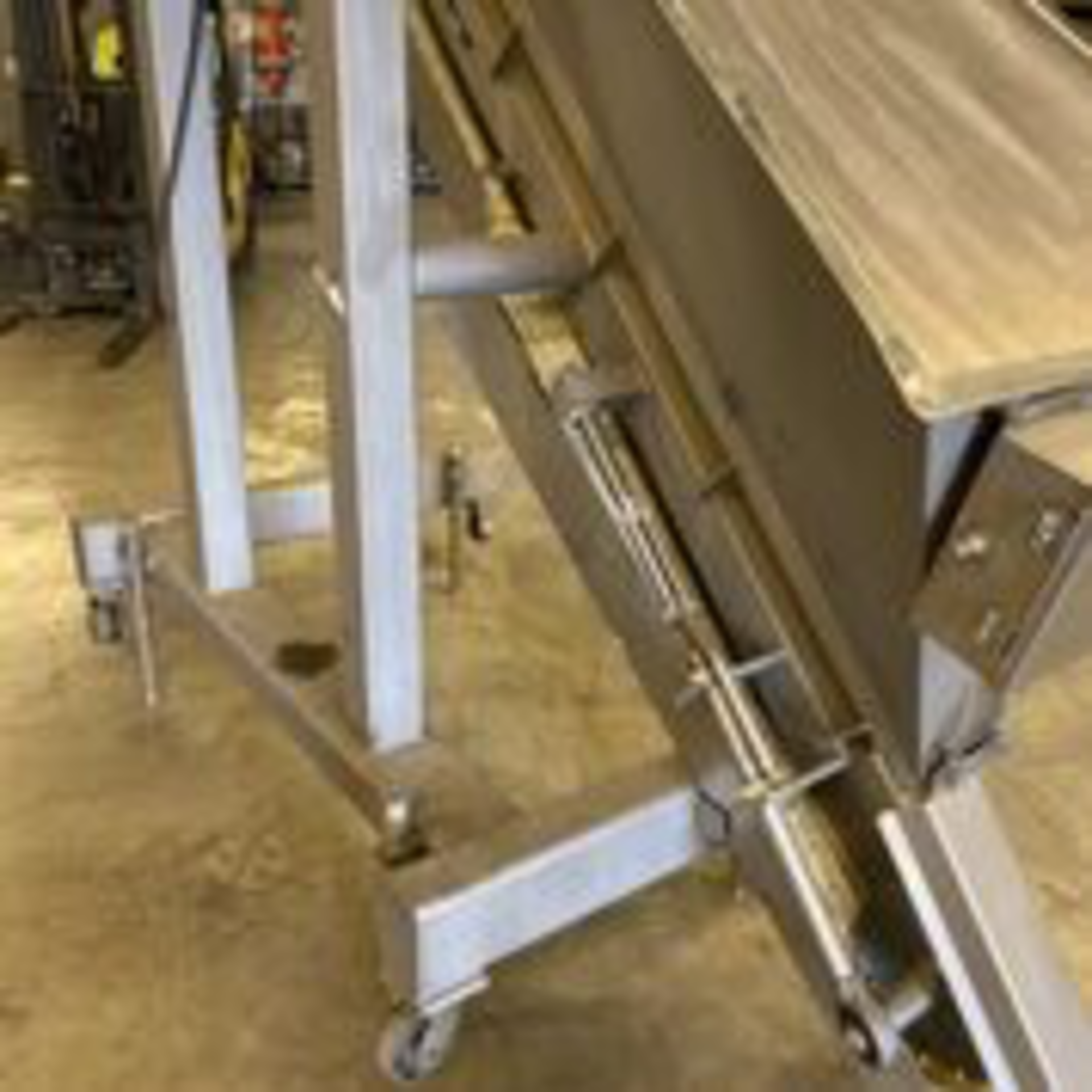Incline Cleated Belt Conveyor. LOADING FEE $300 - Image 8 of 8