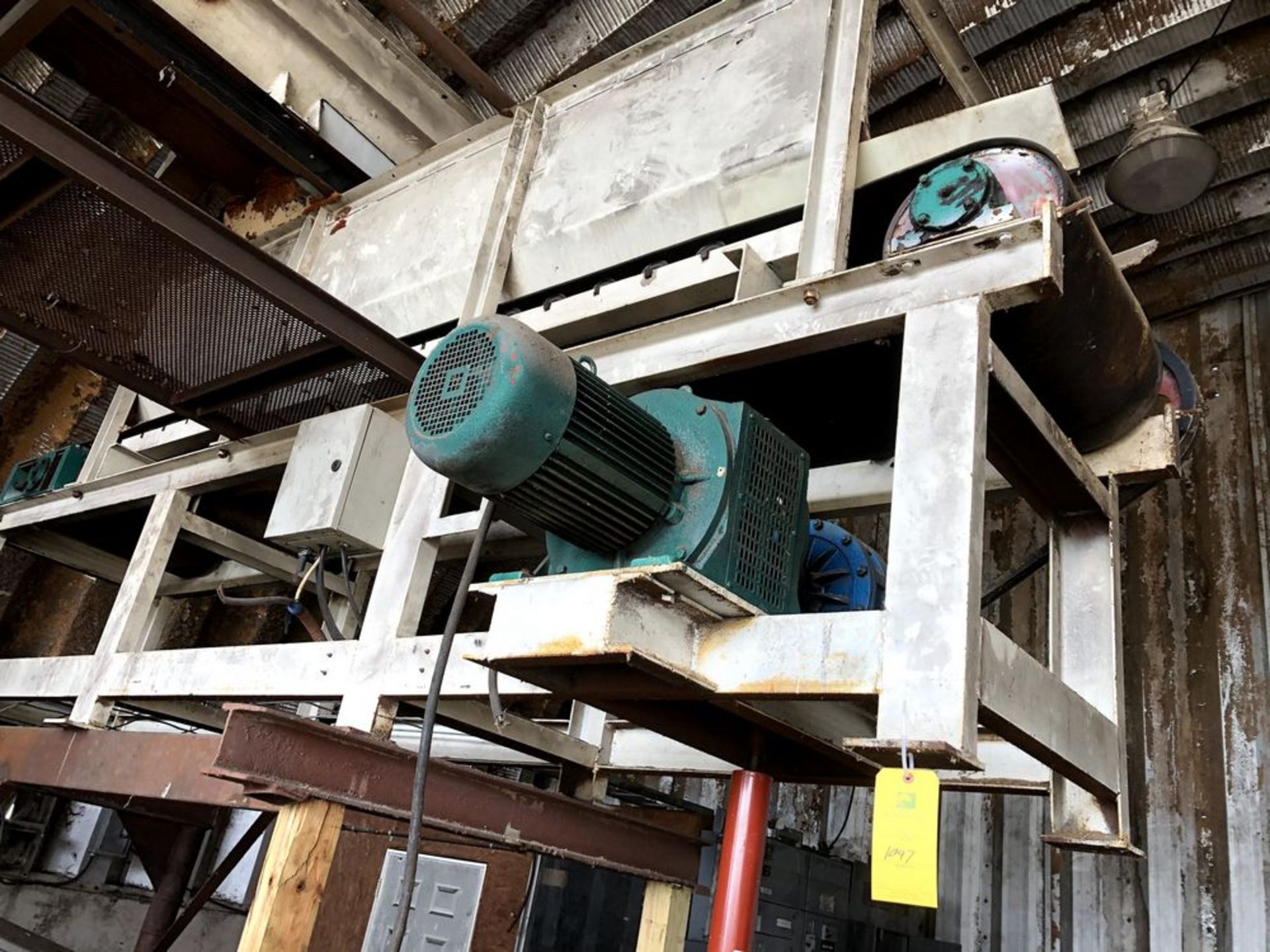 Located: Vincennes, IN -- Conveyor, loading gee 50 ***Note from Auctioneer: Loading Fees as stated