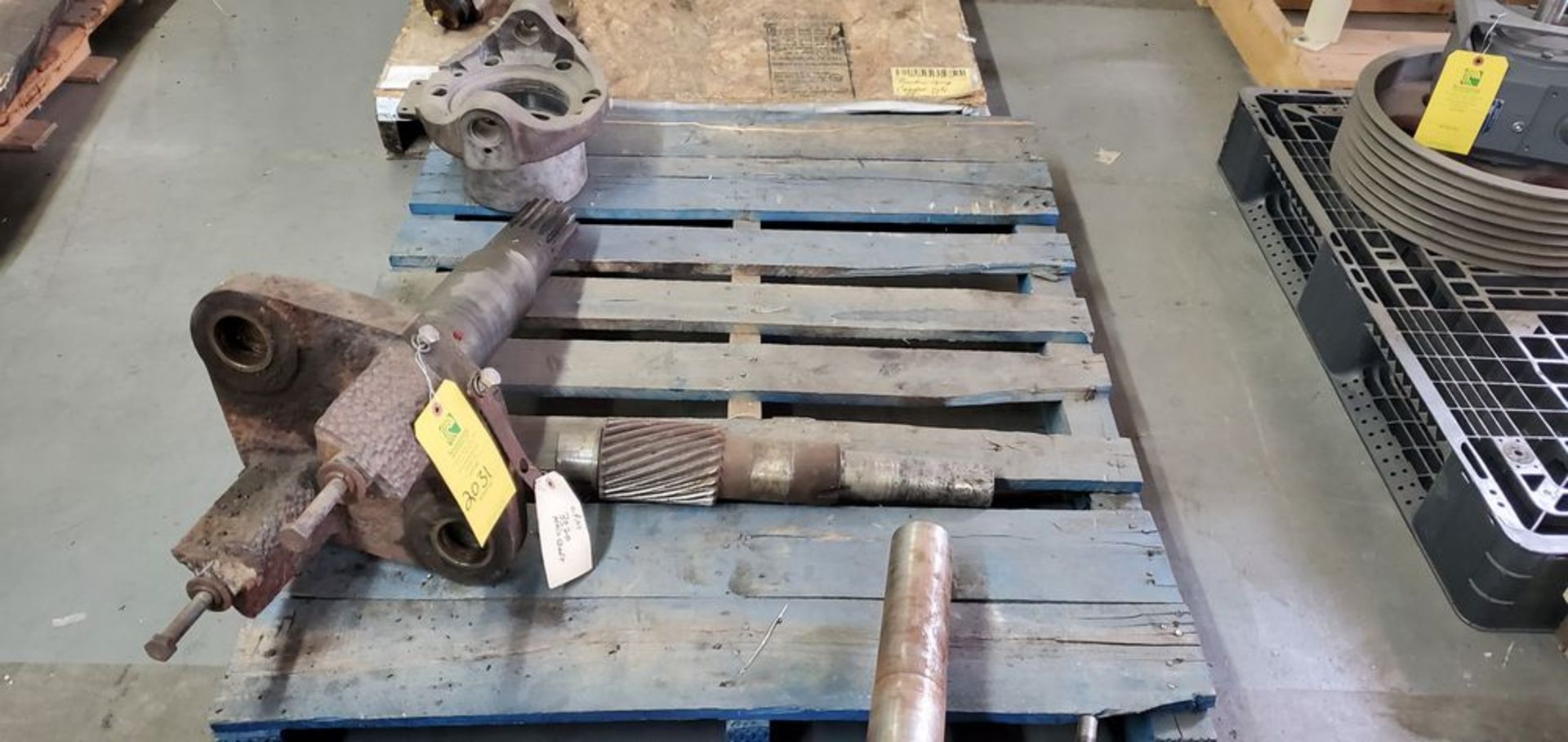 Located in Canon City, CO -- Lot: 3 CPM Pellet Mill Parts including mainshaft 3020, shear pin - Image 2 of 2