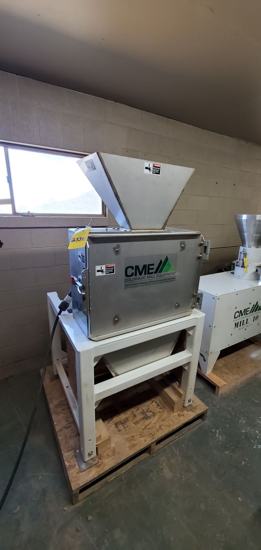 Located in Canon City, CO -- CME 2019 10hp Stainless Steel HMS w/Base, very low hours only used in