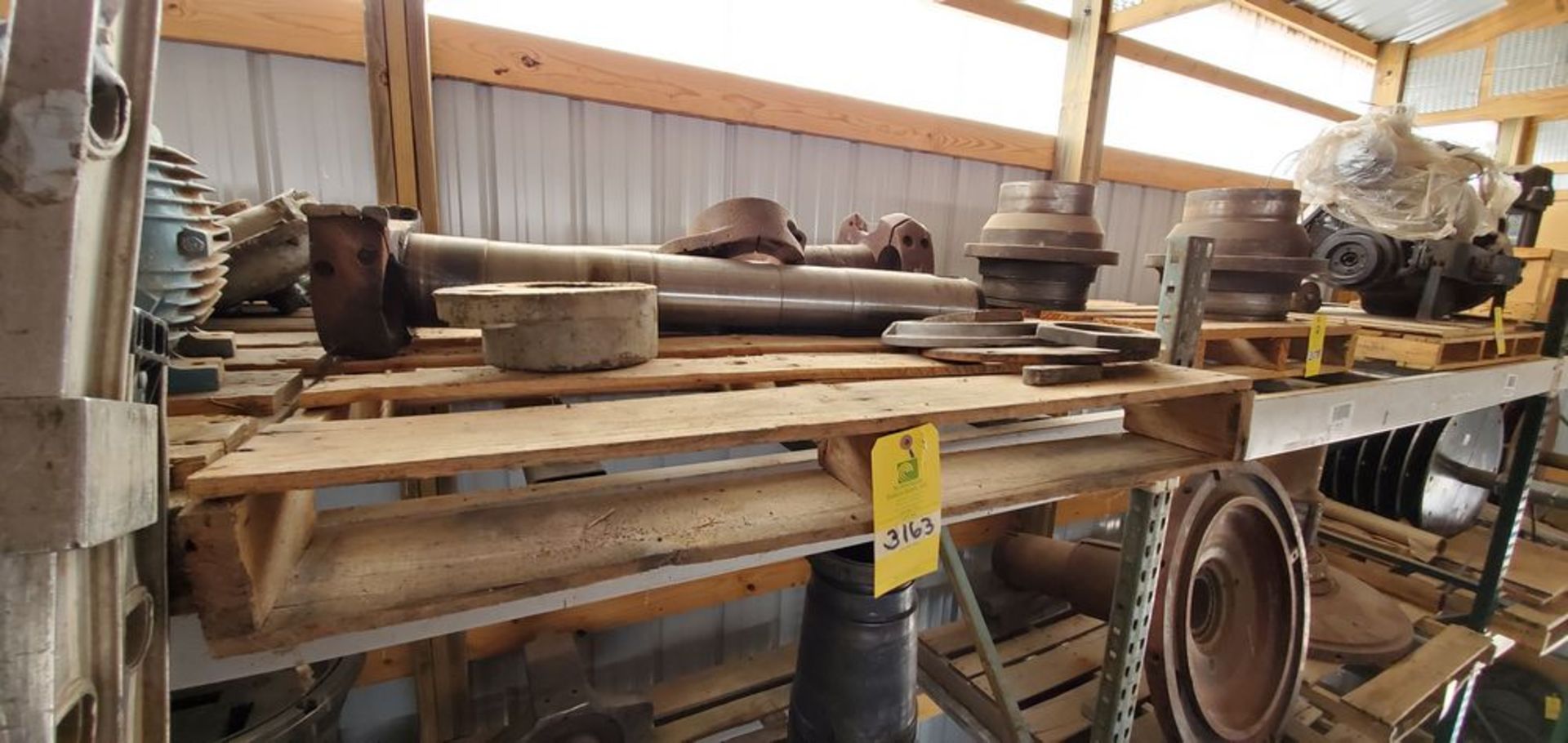 Located in Canon City, CO -- Lot: 2 501 mainshafts, 2 501 shear pin collar and mainshaft nut loading