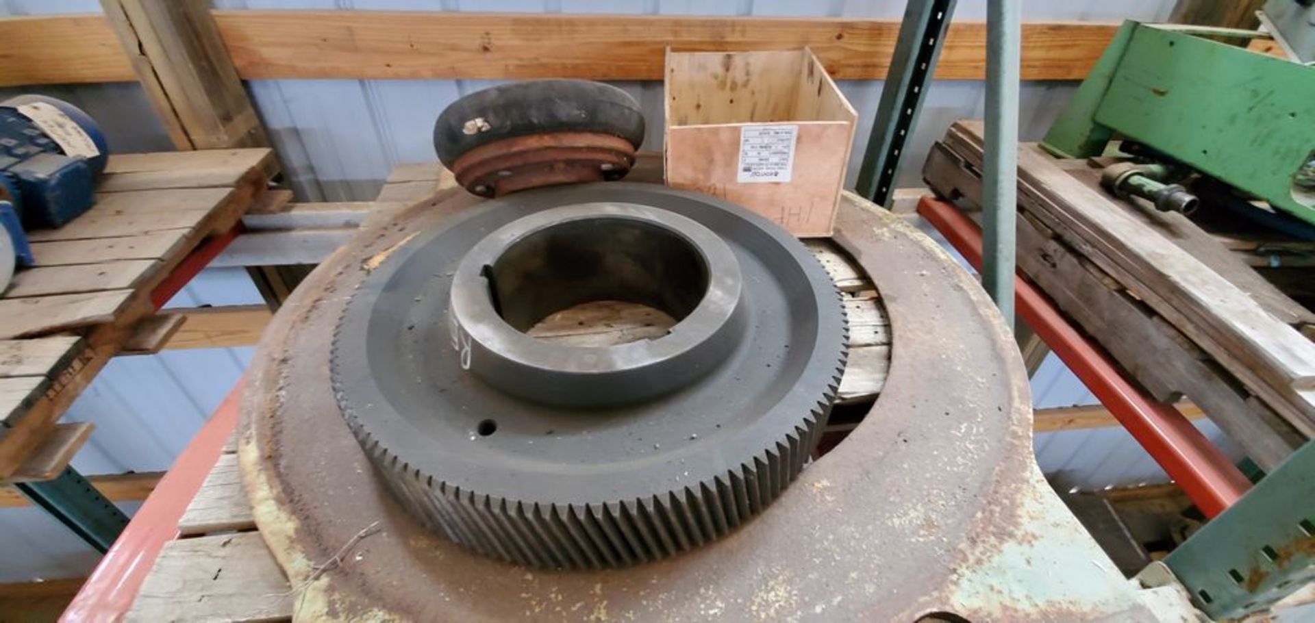 Located in Canon City, CO -- LOT: CPM Bull Gear, CPM 16" backplate, and coupling, loading fee $ - Image 2 of 2
