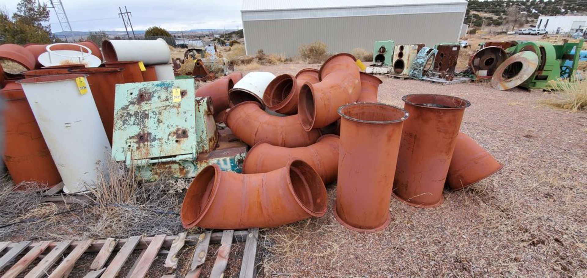 Located in Canon City, CO -- LOT: Misc ductwork and tubing/elbows, loading fee $50 ***Note from - Image 3 of 4