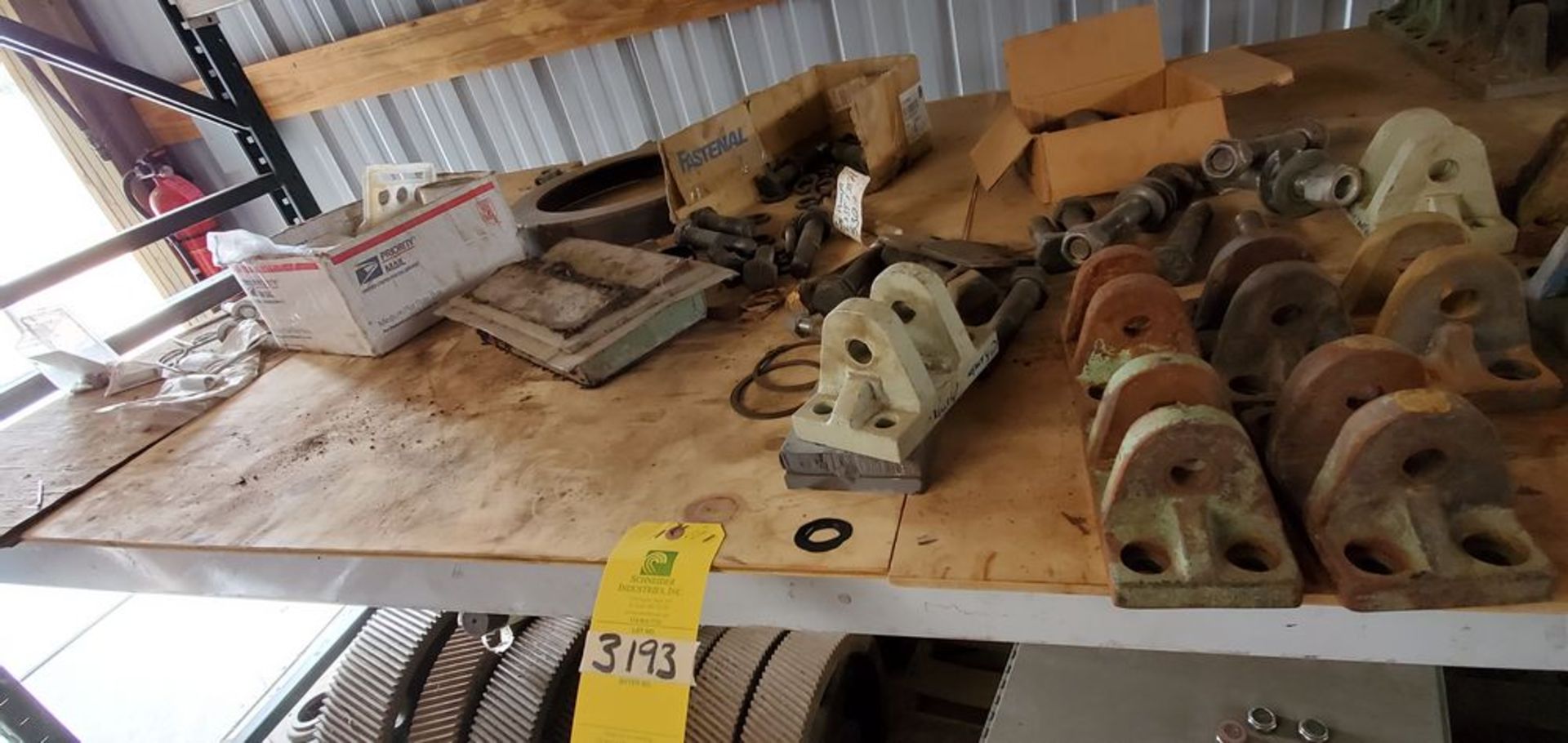 Located in Canon City, CO -- Lot: Various hinges from CPM pellet mills and 1 magnet loading fee $ - Image 3 of 4