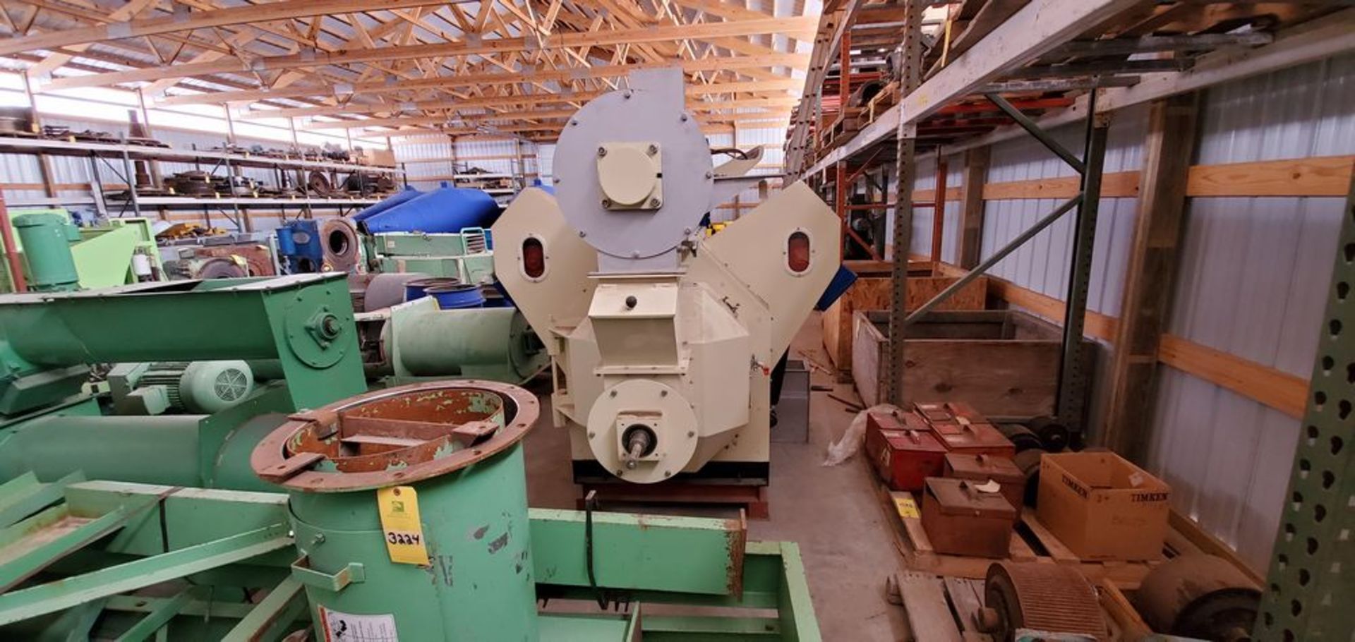 Located in Canon City, CO -- Unused CME R100 Pellet Mill 100hp motor with dual 50hp motor and - Image 3 of 7