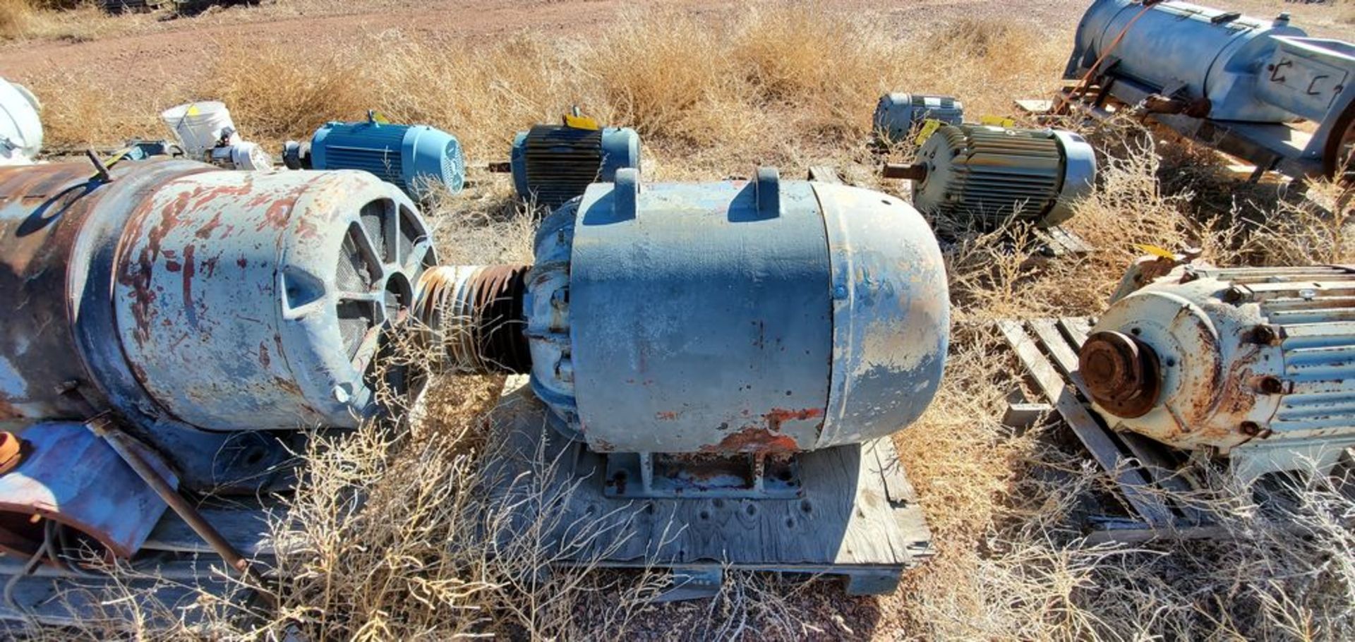 Located in Canon City, CO -- GE 100hp 1185rpm 550v 584 loading fee $500 ***Note from Auctioneer: - Image 2 of 3