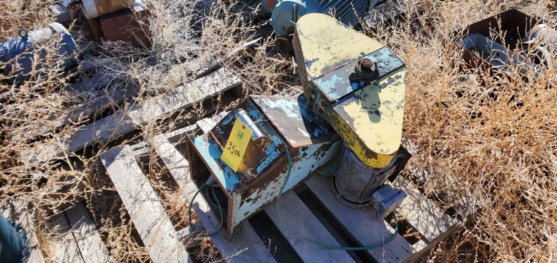 Located in Canon City, CO -- Pellet mill force feeder with motor (new replacement cost $6900)