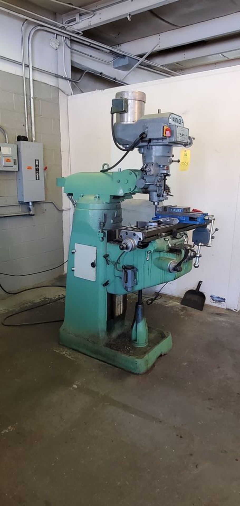 Located in Canon City, CO -- Vantage End Mill Vertical Knee Mill 3HP Make: Jih Fong Machinery with a - Image 2 of 8