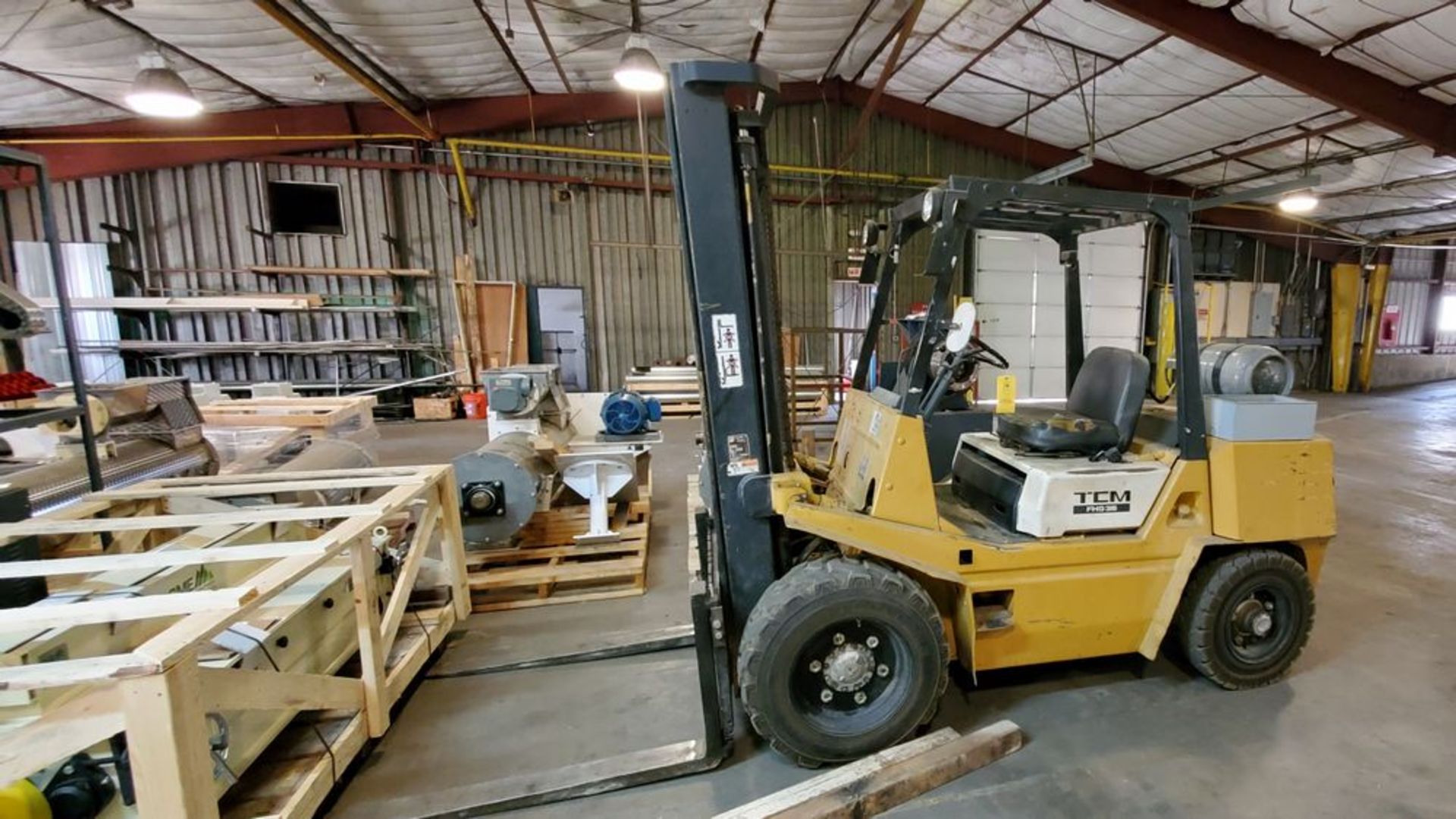 Located in Canon City, CO -- TCM FHG 36NS, 8000lbs forklift with pneumatic tires, propane, 4' forks,