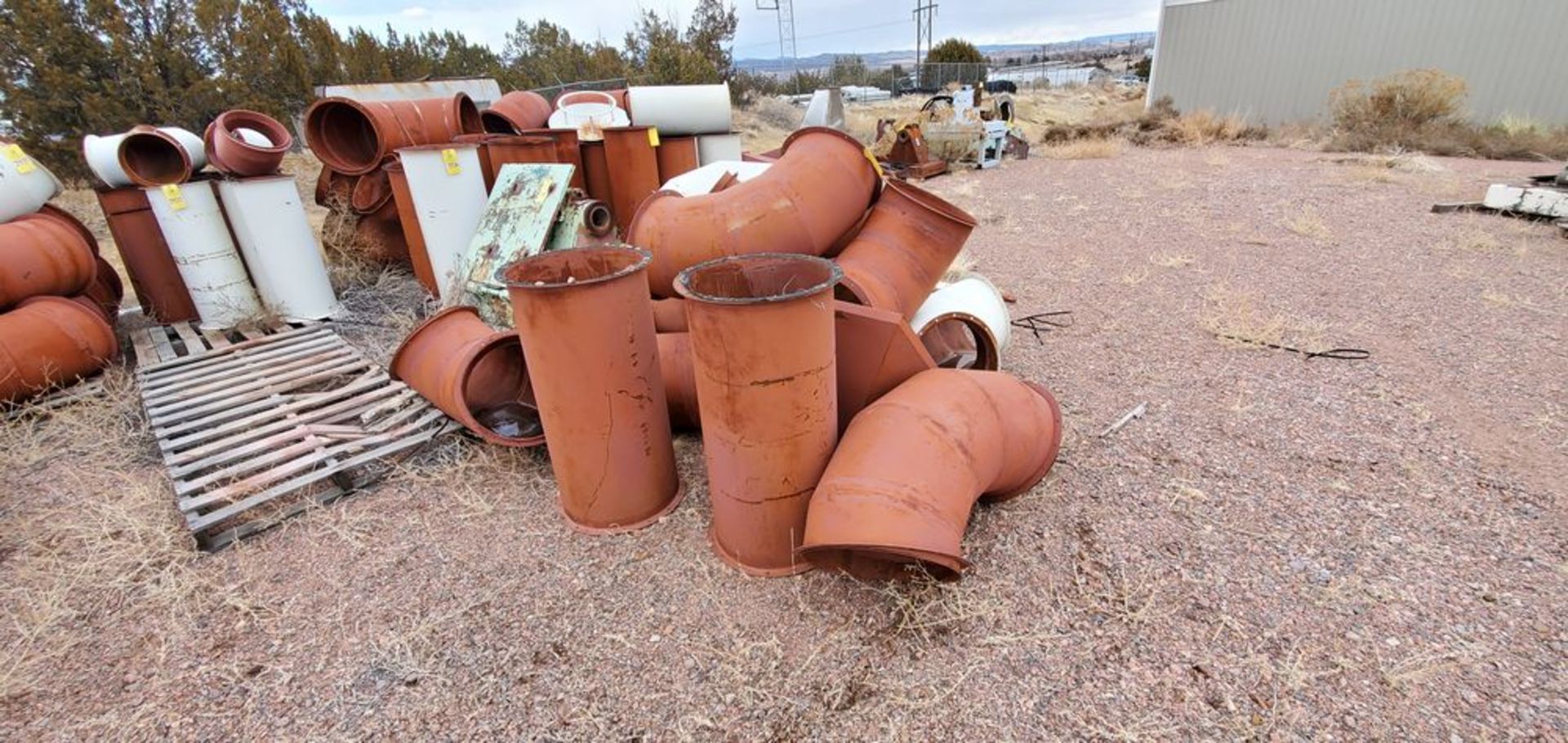 Located in Canon City, CO -- LOT: Misc ductwork and tubing/elbows, loading fee $50 ***Note from - Image 2 of 4