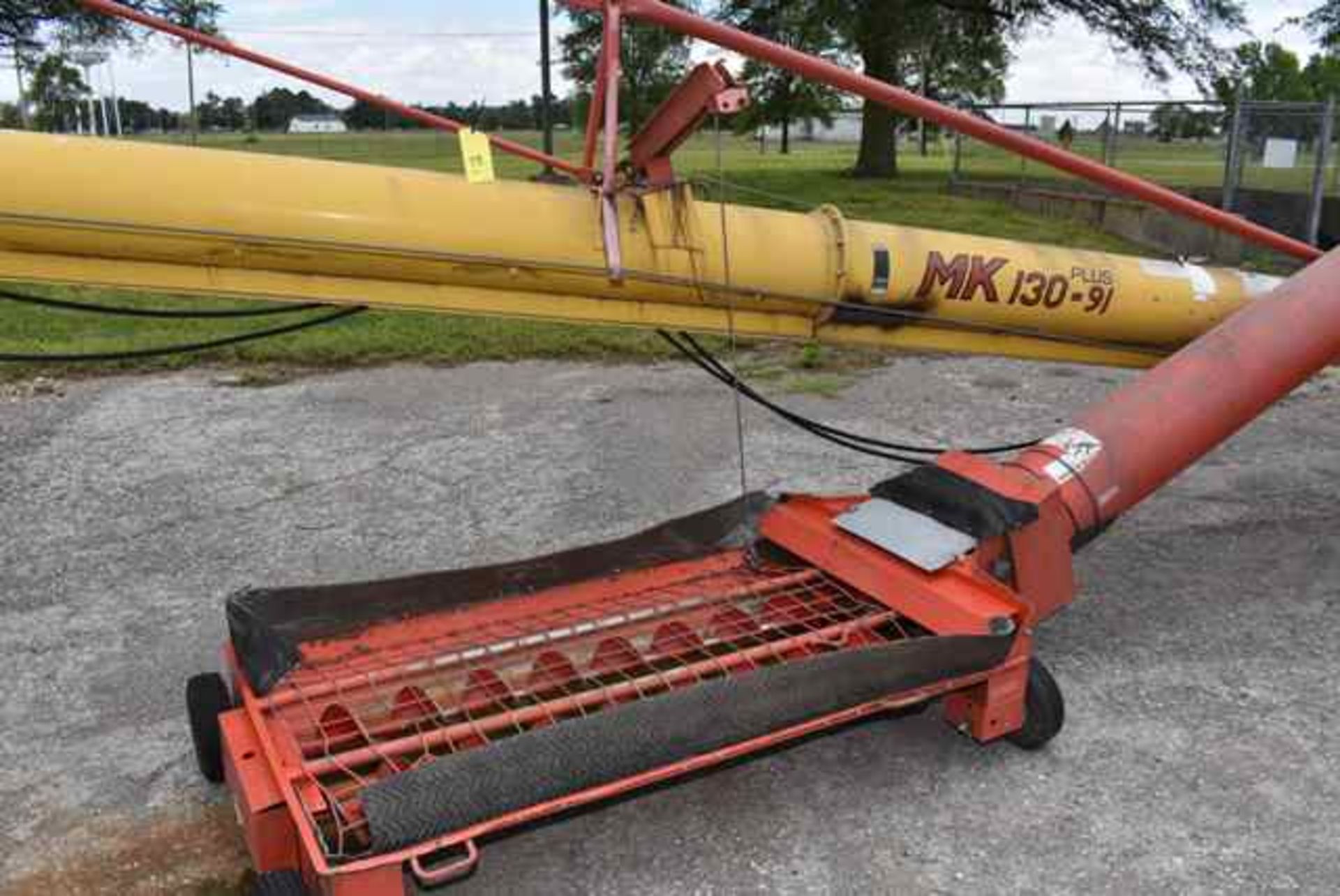 Westfield Model #MK 130-91 Plus Portable Screw Conveyor. CALL FOR LOADING FEES (402)657-7609 - Image 2 of 3