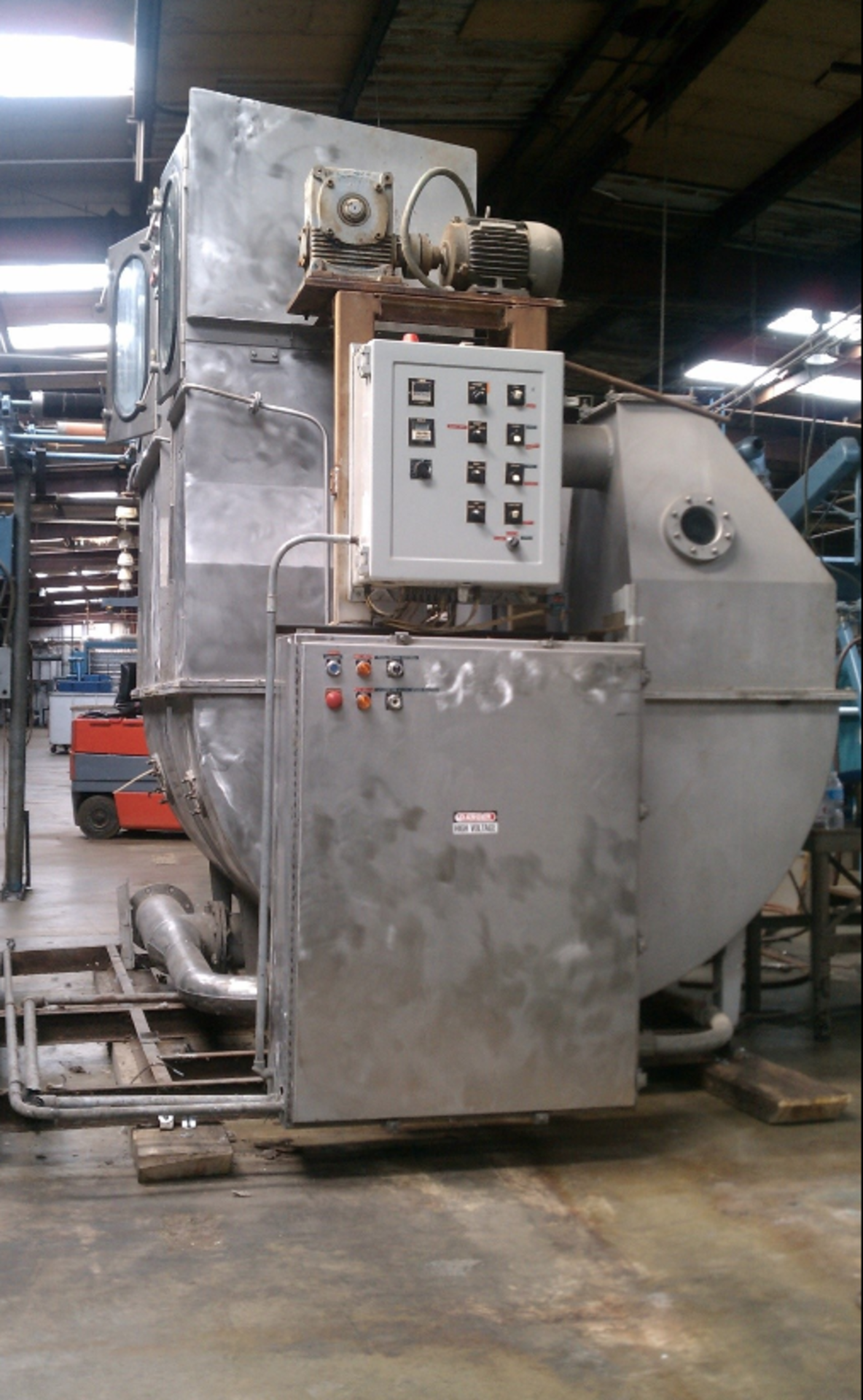 AYTC Dyeing Machine, Includes Tank, Filter, Pump and Controls.  Very Clean and GOOD CONDITION,