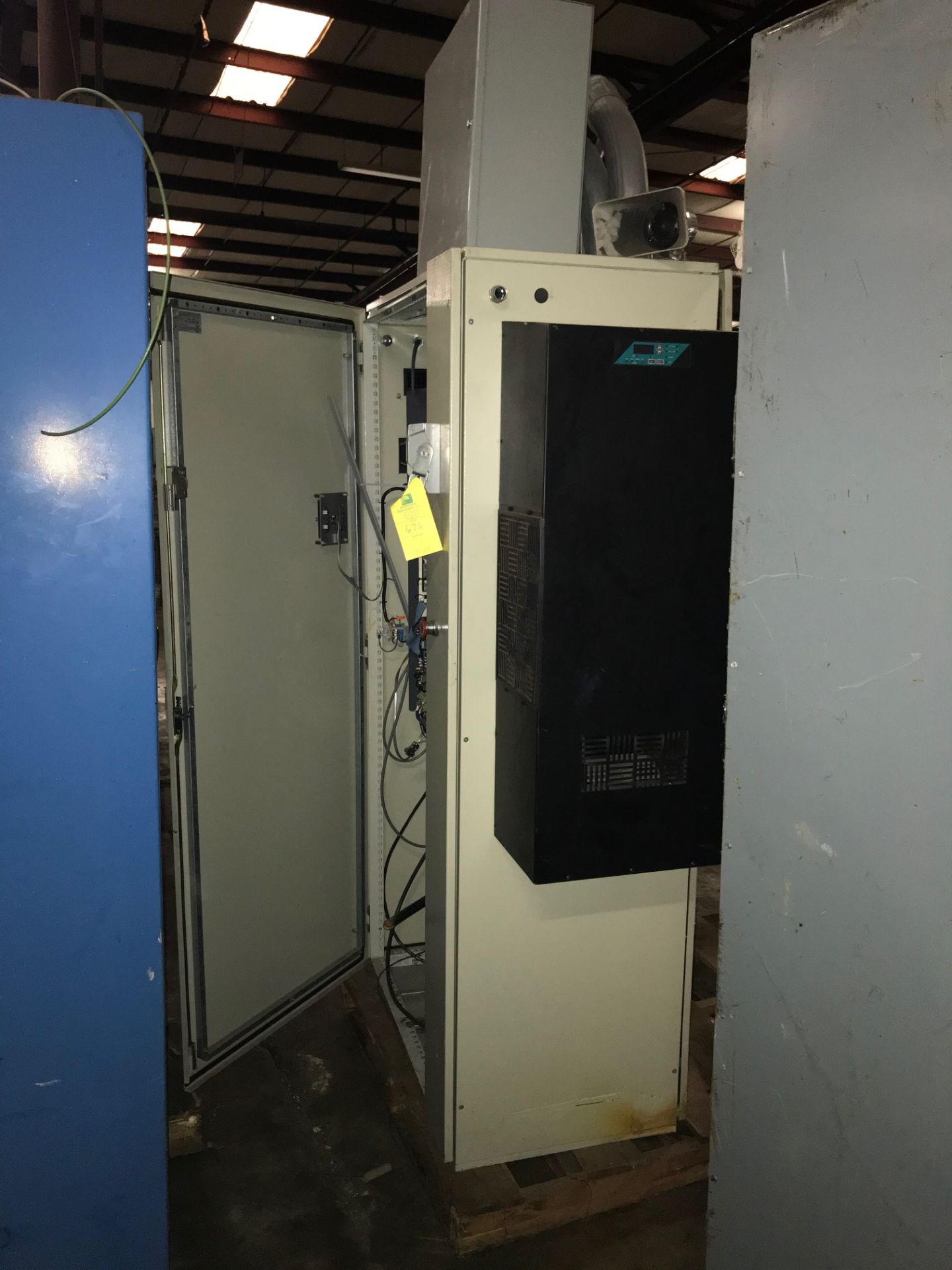 SAFTRONICS Inverter 200Hp. Model RRAD1042000K5-P. Serial # 180742. Volts 460. (2 cooling units model