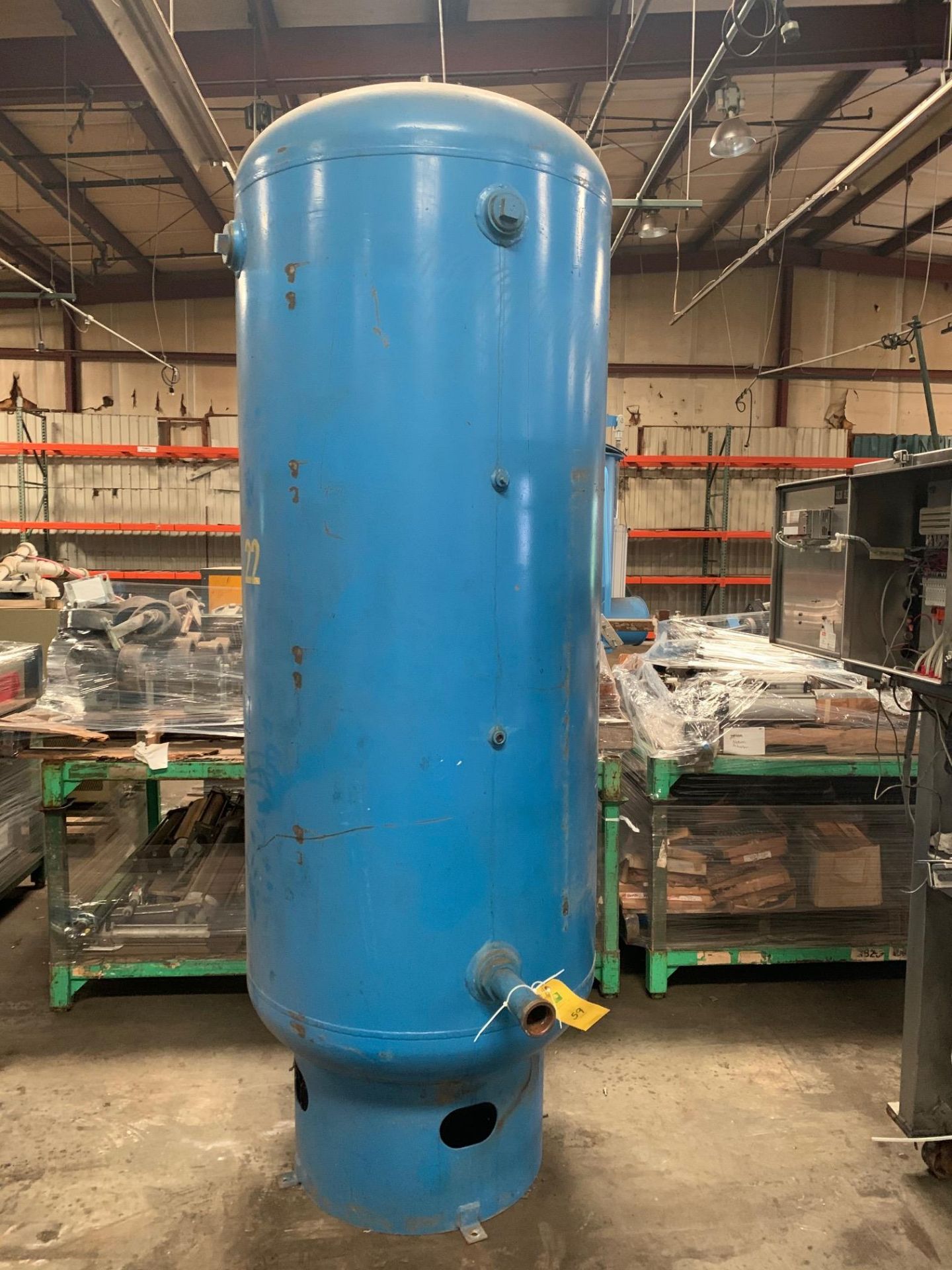 Air Tank Nat BD 7930 Penway INC. MAWP 200 P.S.I AT 350 . WC 400. MS # A7955 . SH 250 . HD 233,