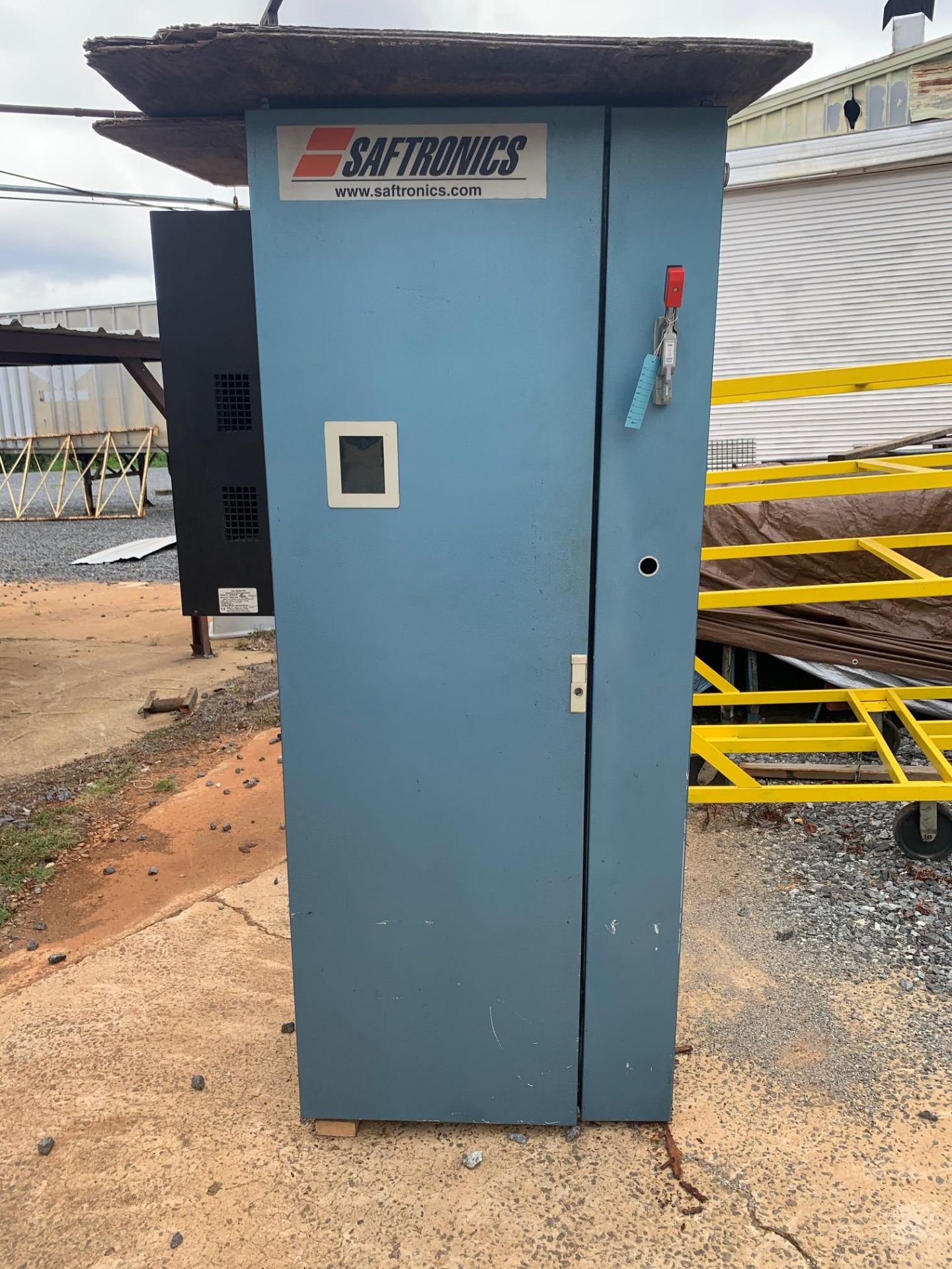 Reliance Ac Drive GV 3000. 30. HP 460 Volts Whit Cabinet and ICE Qube Industrial Cooling, Rigging
