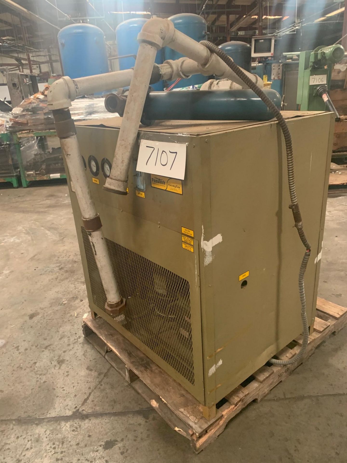 Pneumatic Compressor Dryer Model AD 400 400CFM 1590 psi 220 Volts, Rigging Fee: $50 - Image 4 of 7