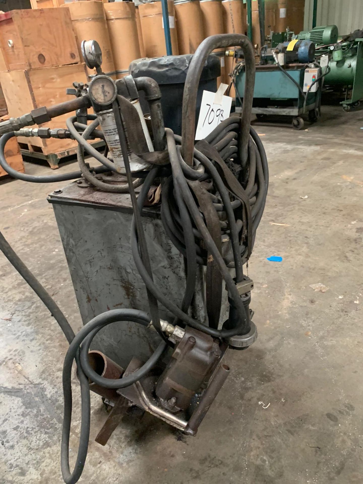 Hydraulic units 5HP 230/460 volts, Rigging Fee: $25 - Image 5 of 6