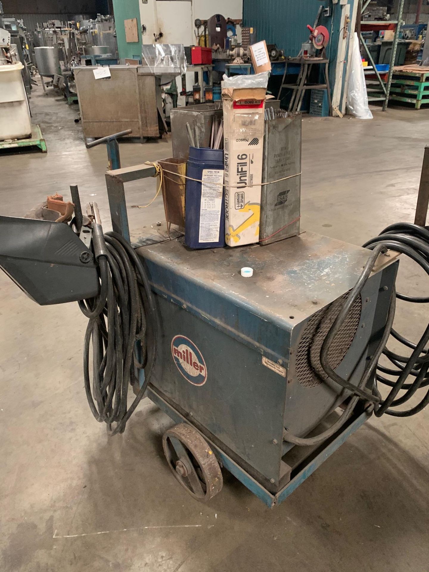 Miller Welding Dialarc 250 AC/DC Serial 1N138435. Volts 208/460 AC 250 Amps. AC / DC, Rigging - Image 5 of 8